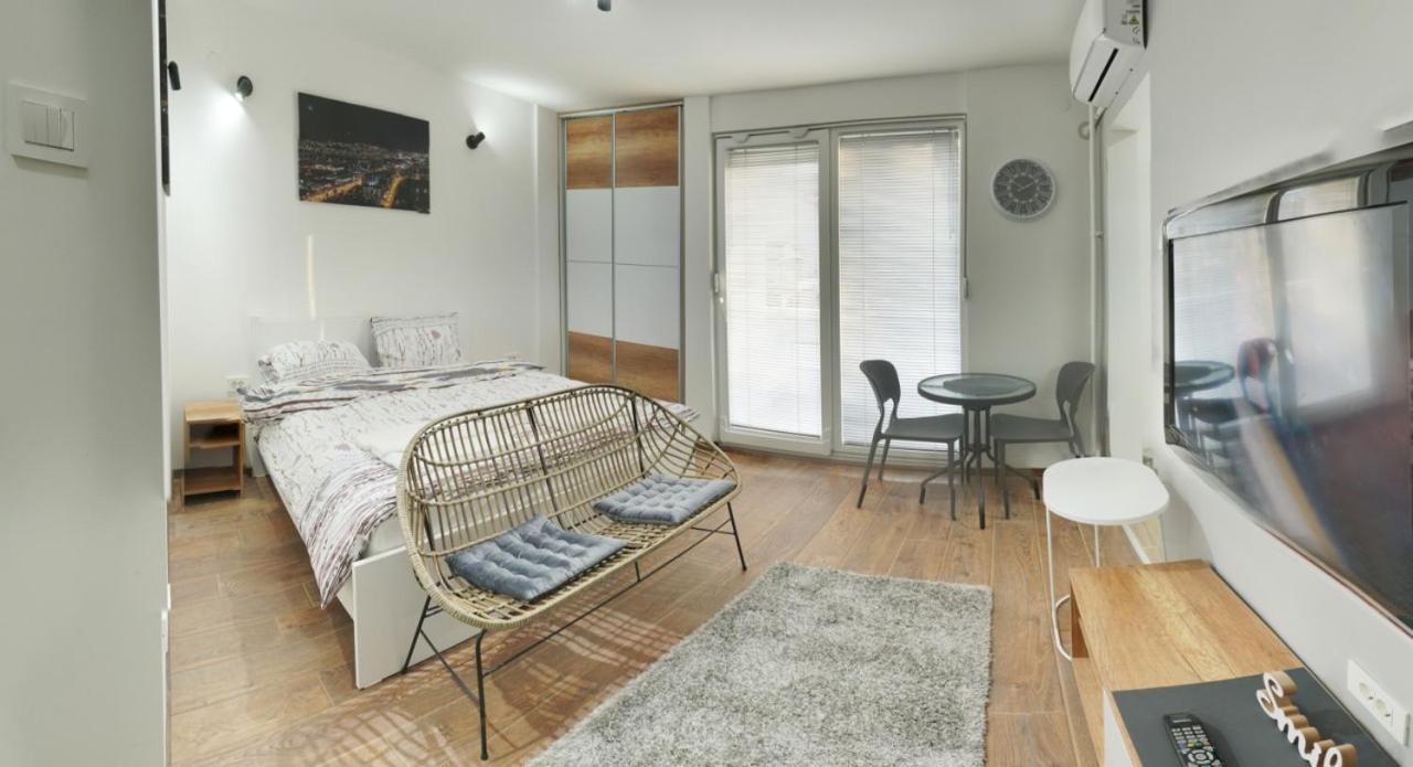 Bibi's Apartments view 4