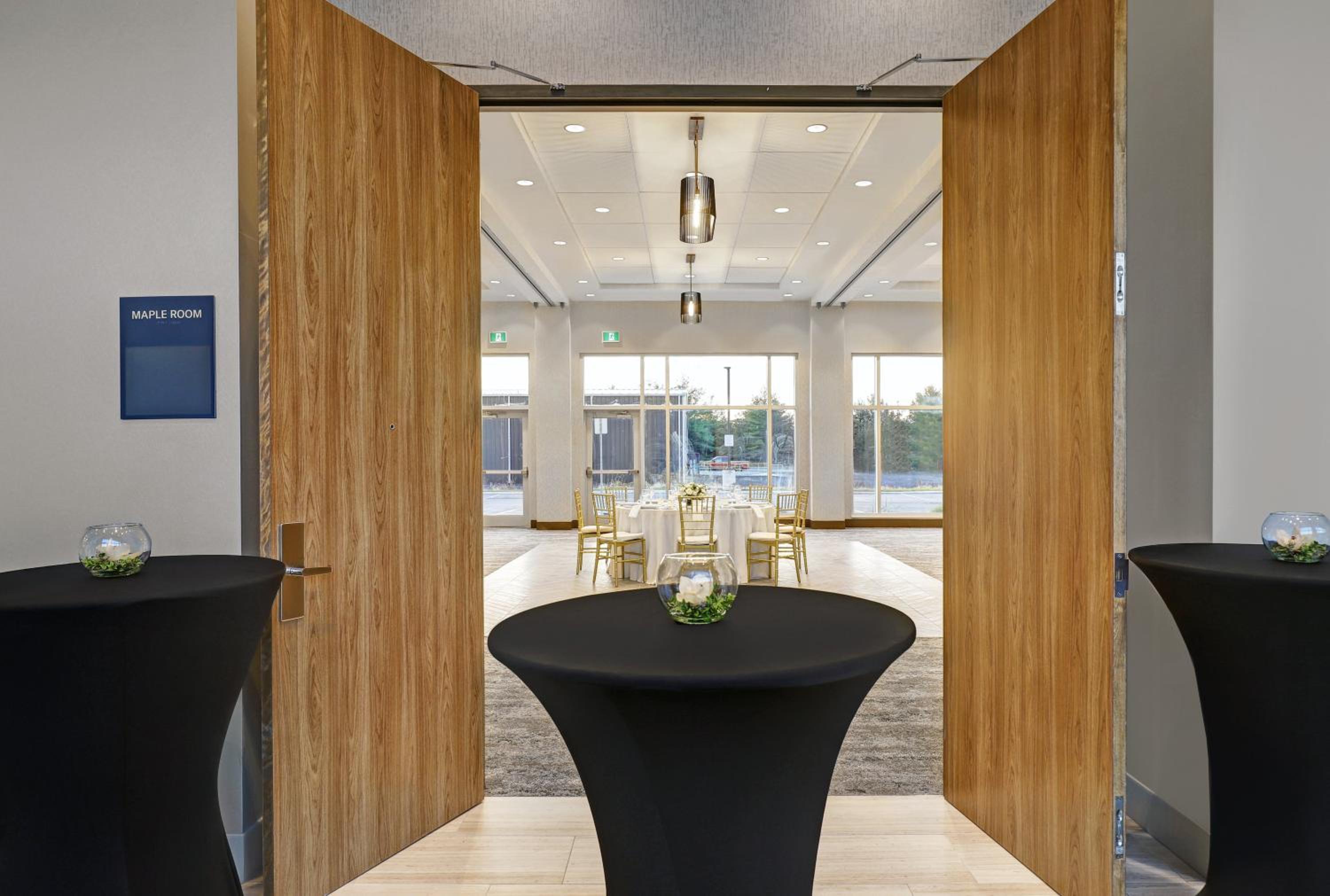 Hotel Holiday Inn Express - Kingston West, an IHG Hotel - Image 1