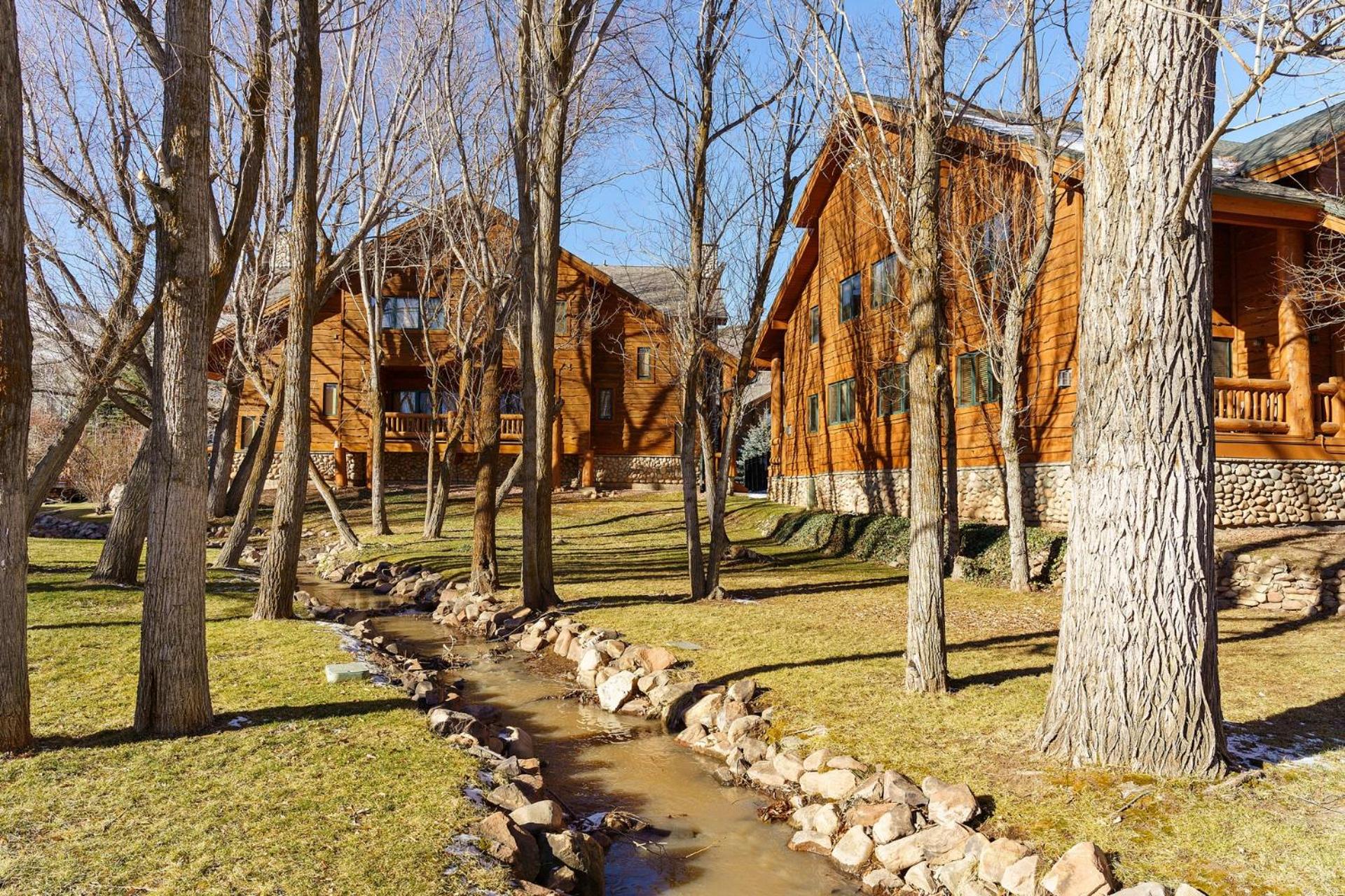 Timberwolf Lodge Unit 11a view 2