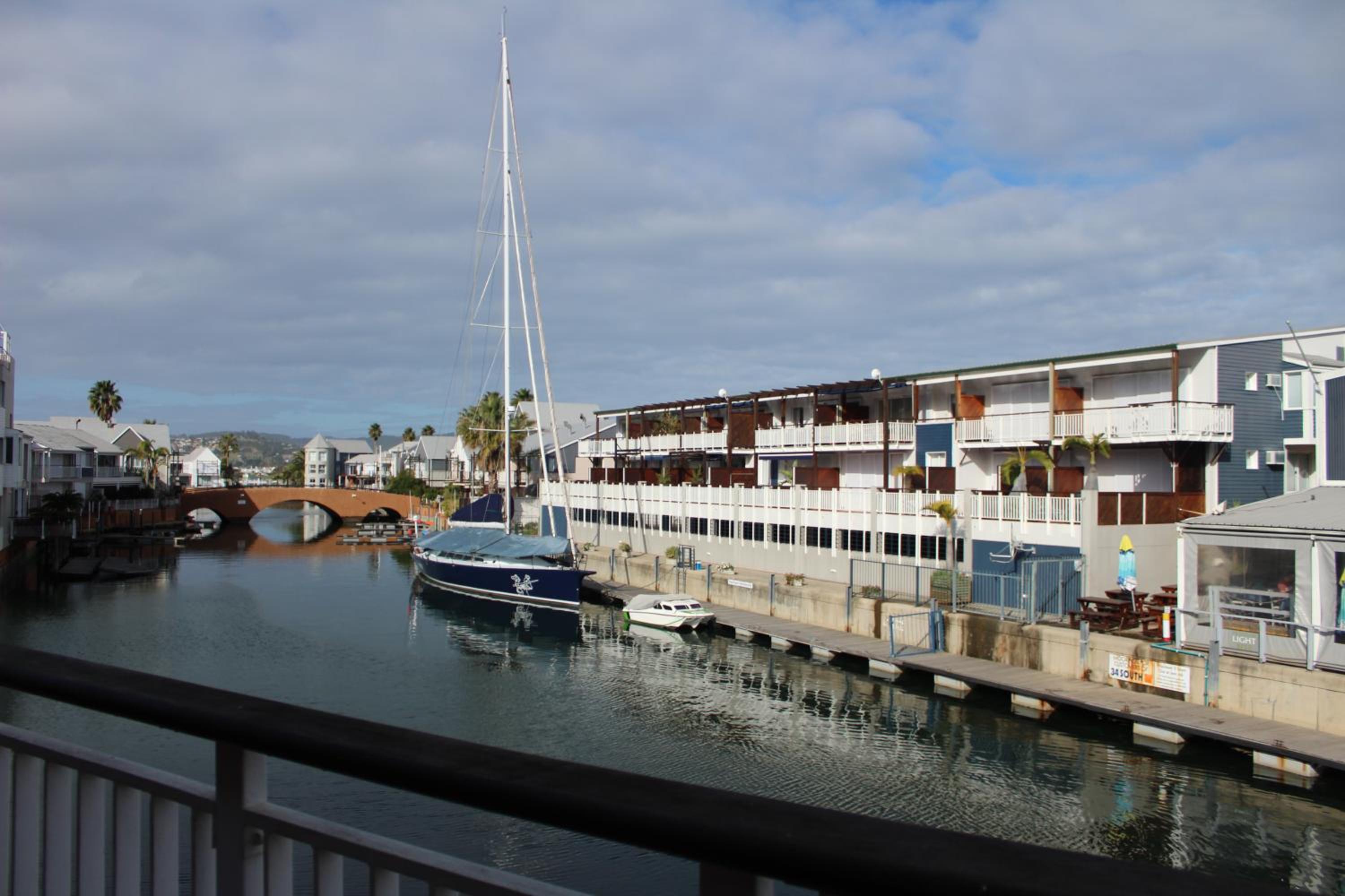 18 Quay West, Waterfront- Family Apartments view 3