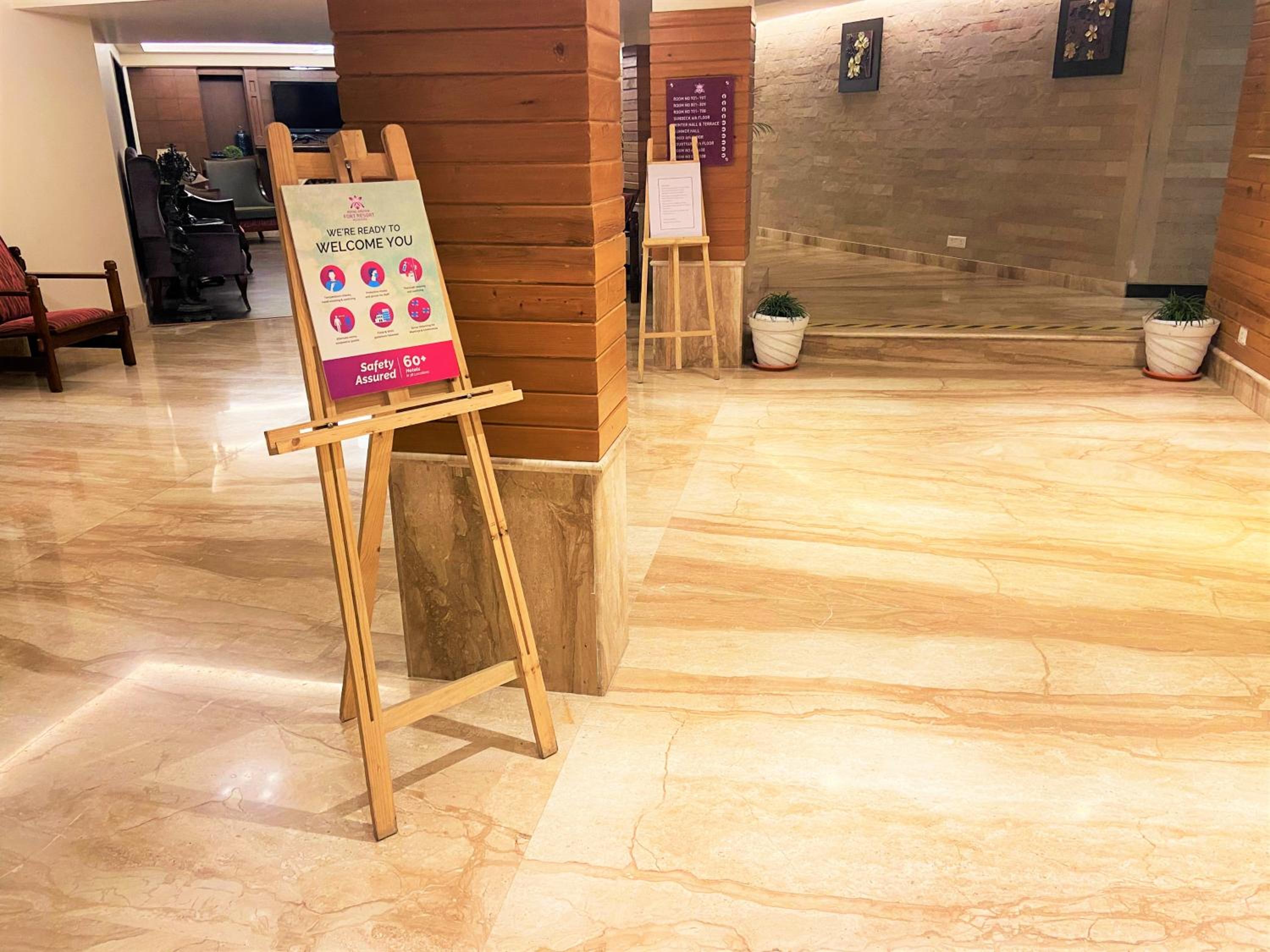 Lobby & Reception