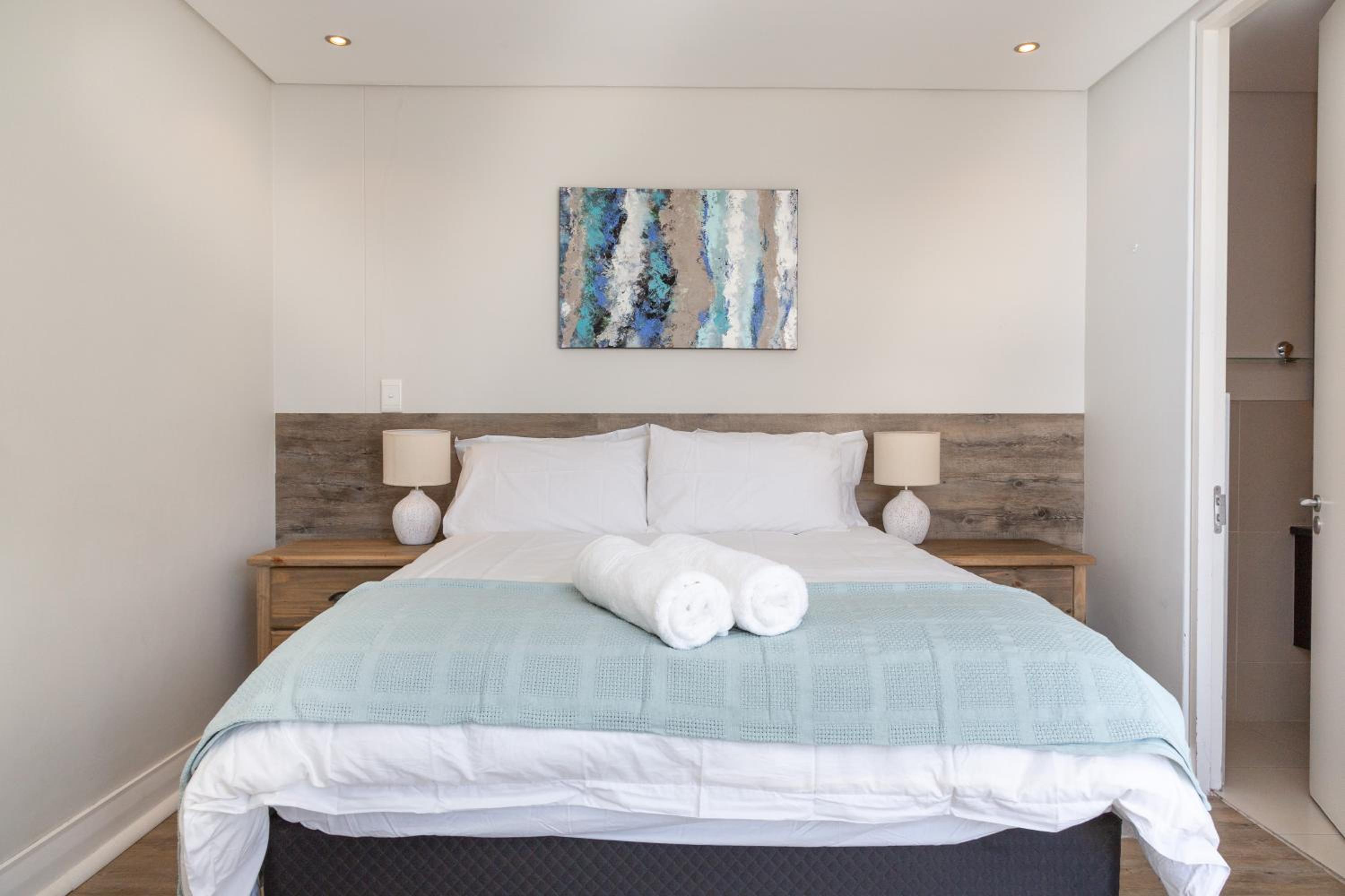 Luxury Penthouse with balcony in Eden on the Bay view 4