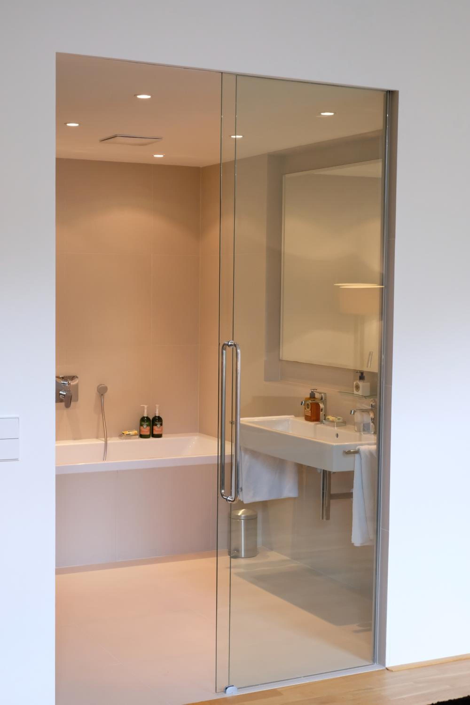 Kolonada Luxury 3 bedroom apartment Manes view 4
