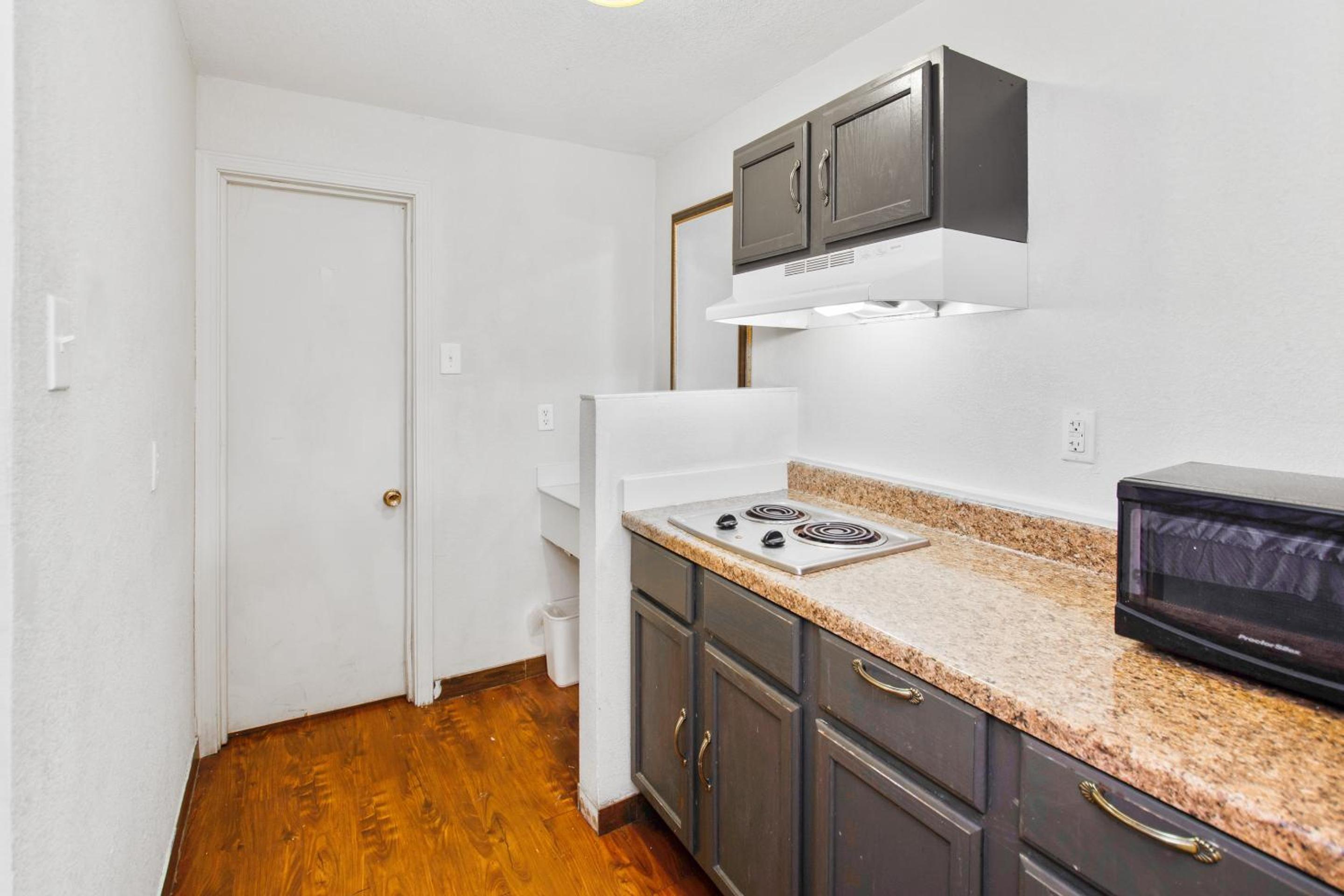 Blytheville Vacations - OYO Hotel Blytheville AR I-55 - Property Image 5