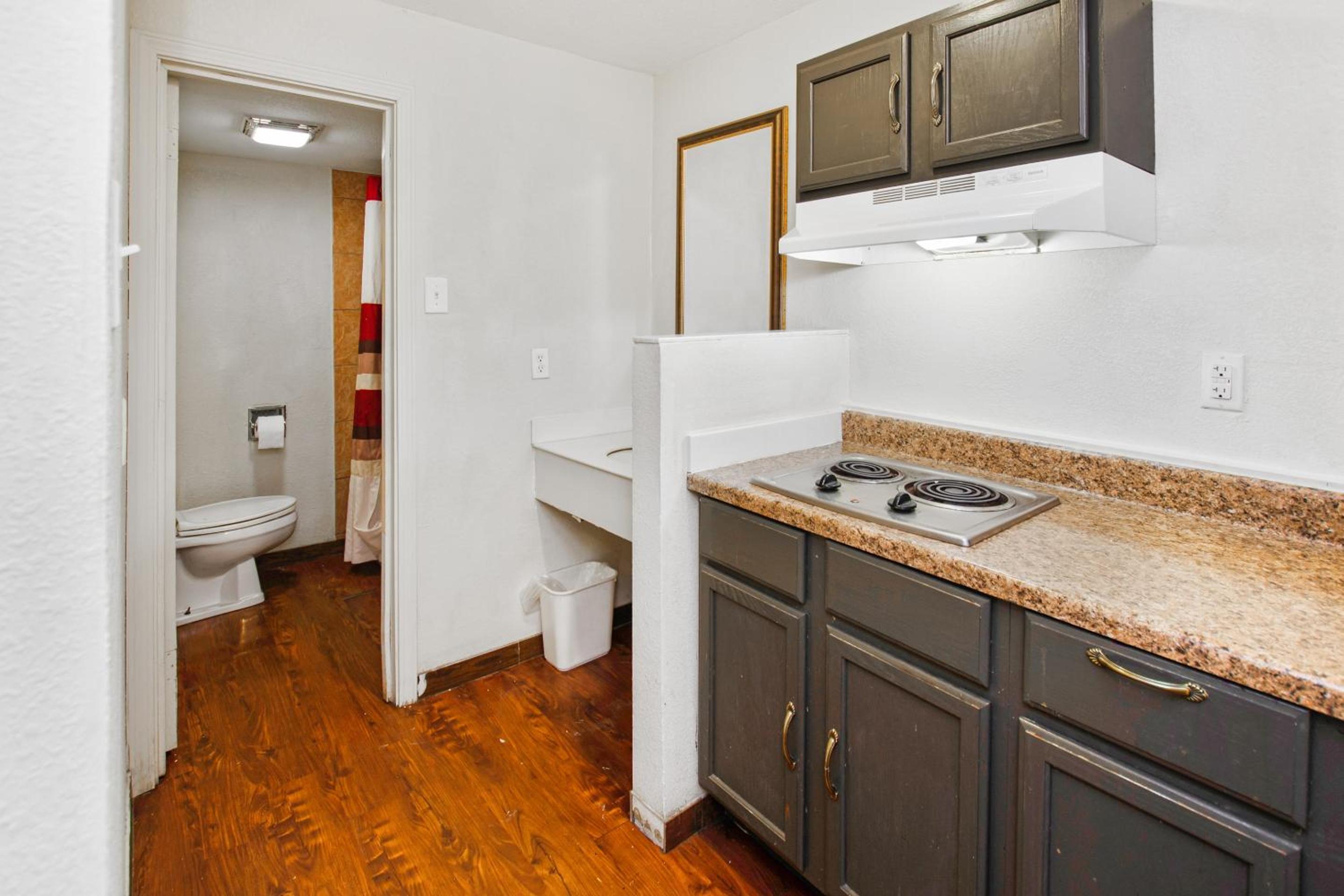 Blytheville Vacations - OYO Hotel Blytheville AR I-55 - Property Image 39