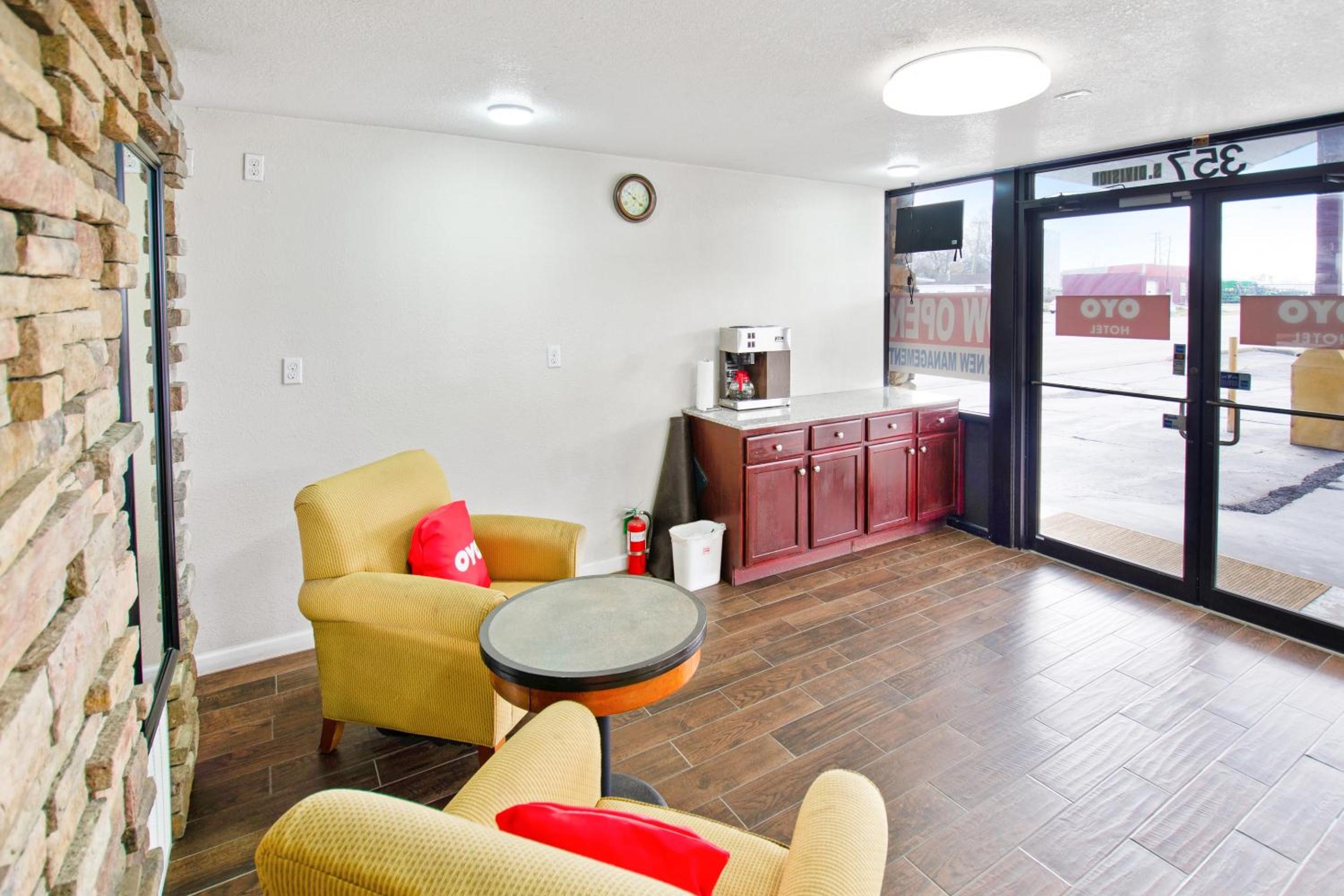 Blytheville Vacations - OYO Hotel Blytheville AR I-55 - Property Image 32