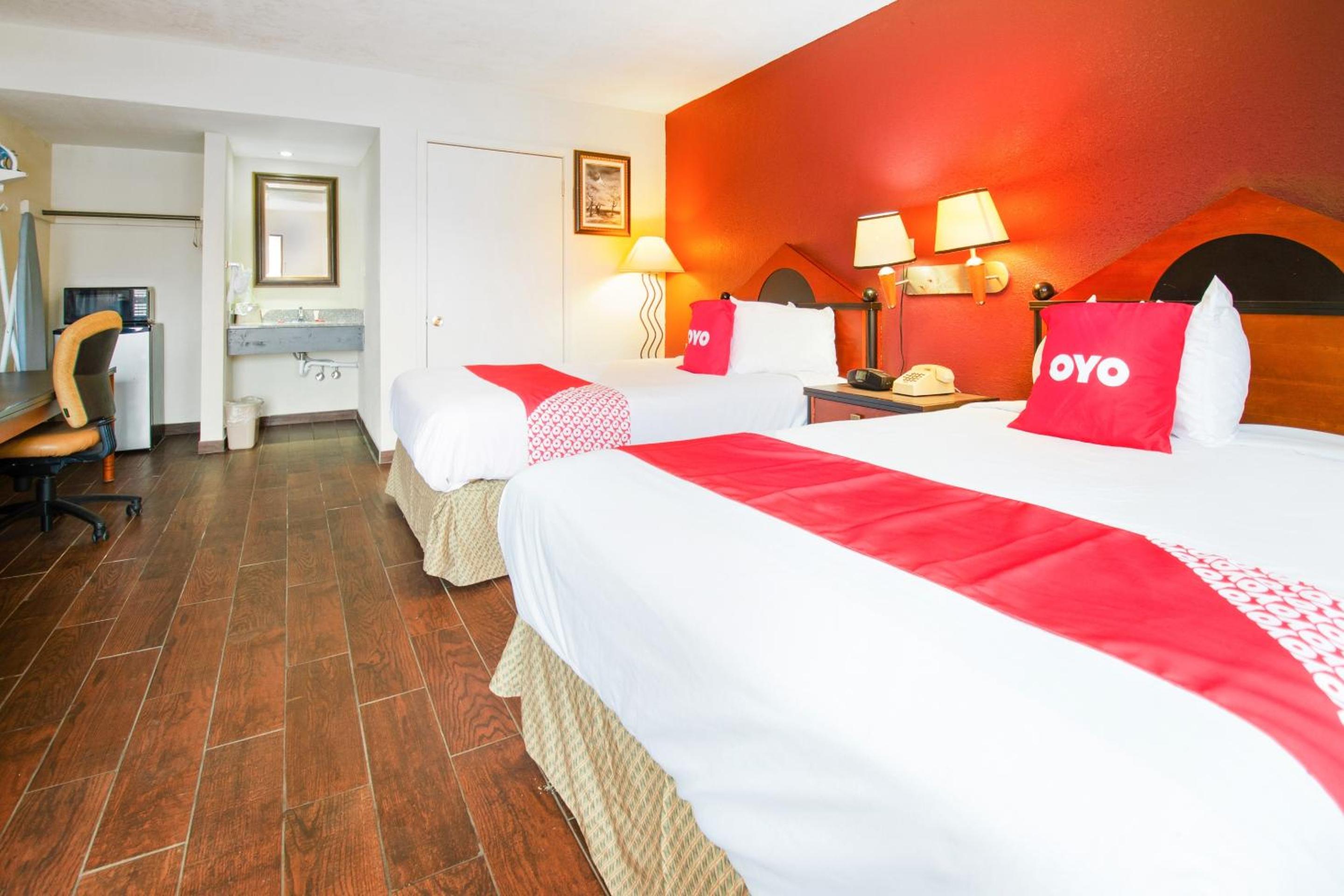 Blytheville Vacations - OYO Hotel Blytheville AR I-55 - Property Image 4