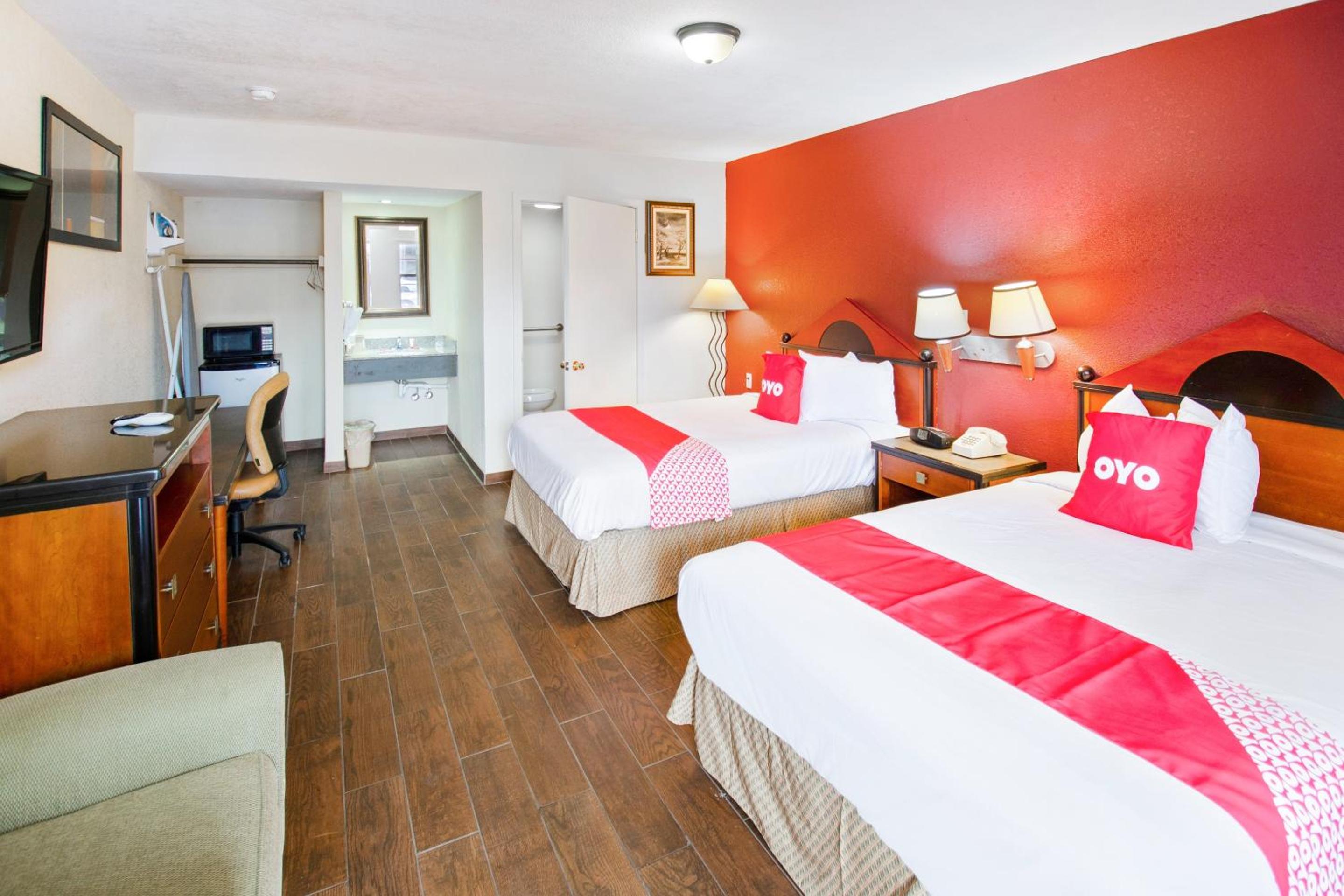 Blytheville Vacations - OYO Hotel Blytheville AR I-55 - Property Image 42