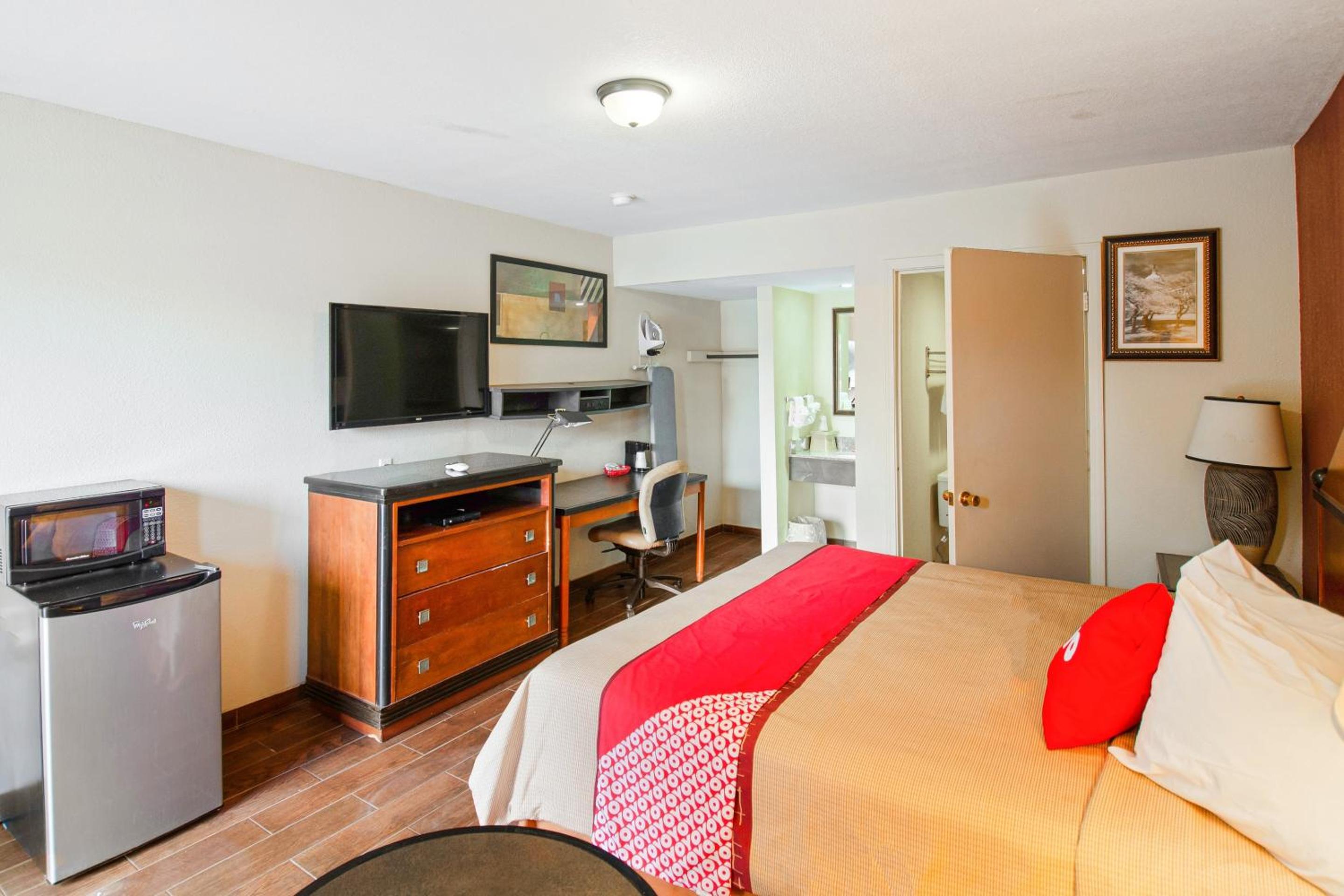 Blytheville Vacations - OYO Hotel Blytheville AR I-55 - Property Image 36