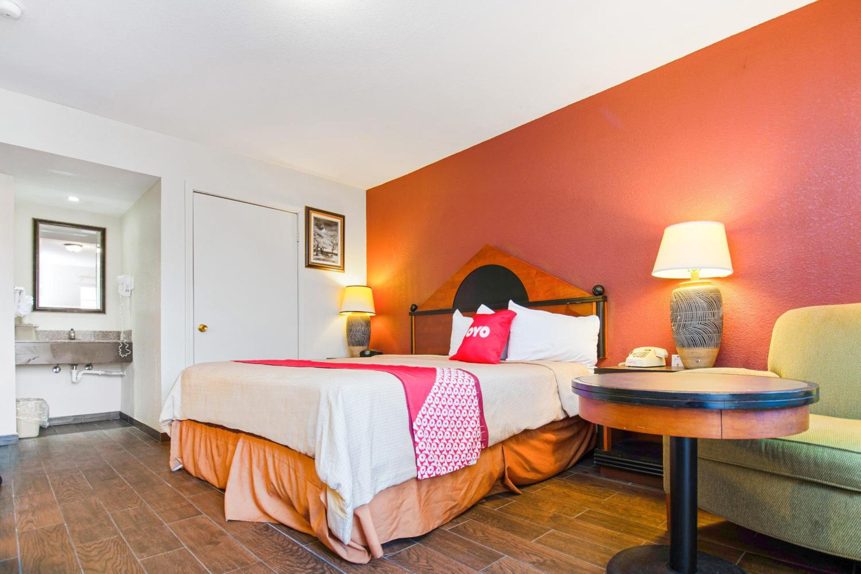 Blytheville Vacations - OYO Hotel Blytheville AR I-55 - Property Image 46