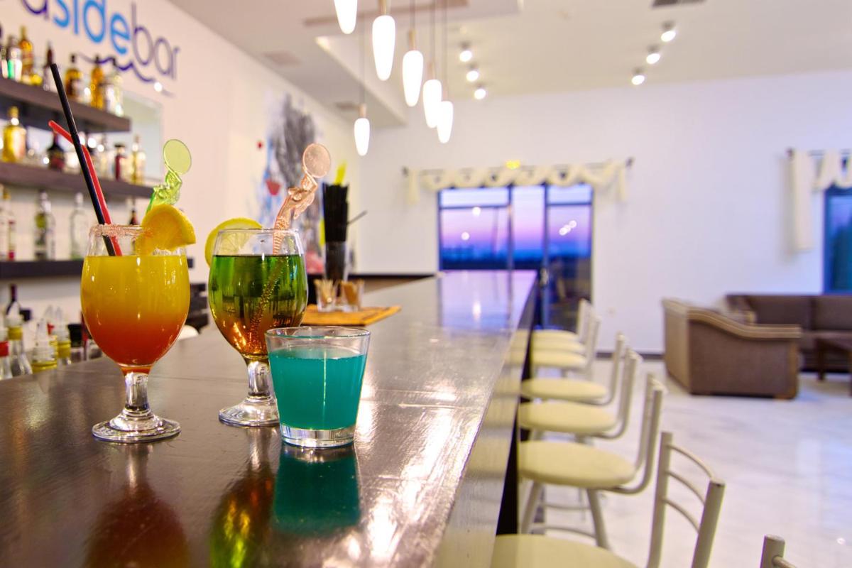 bar
