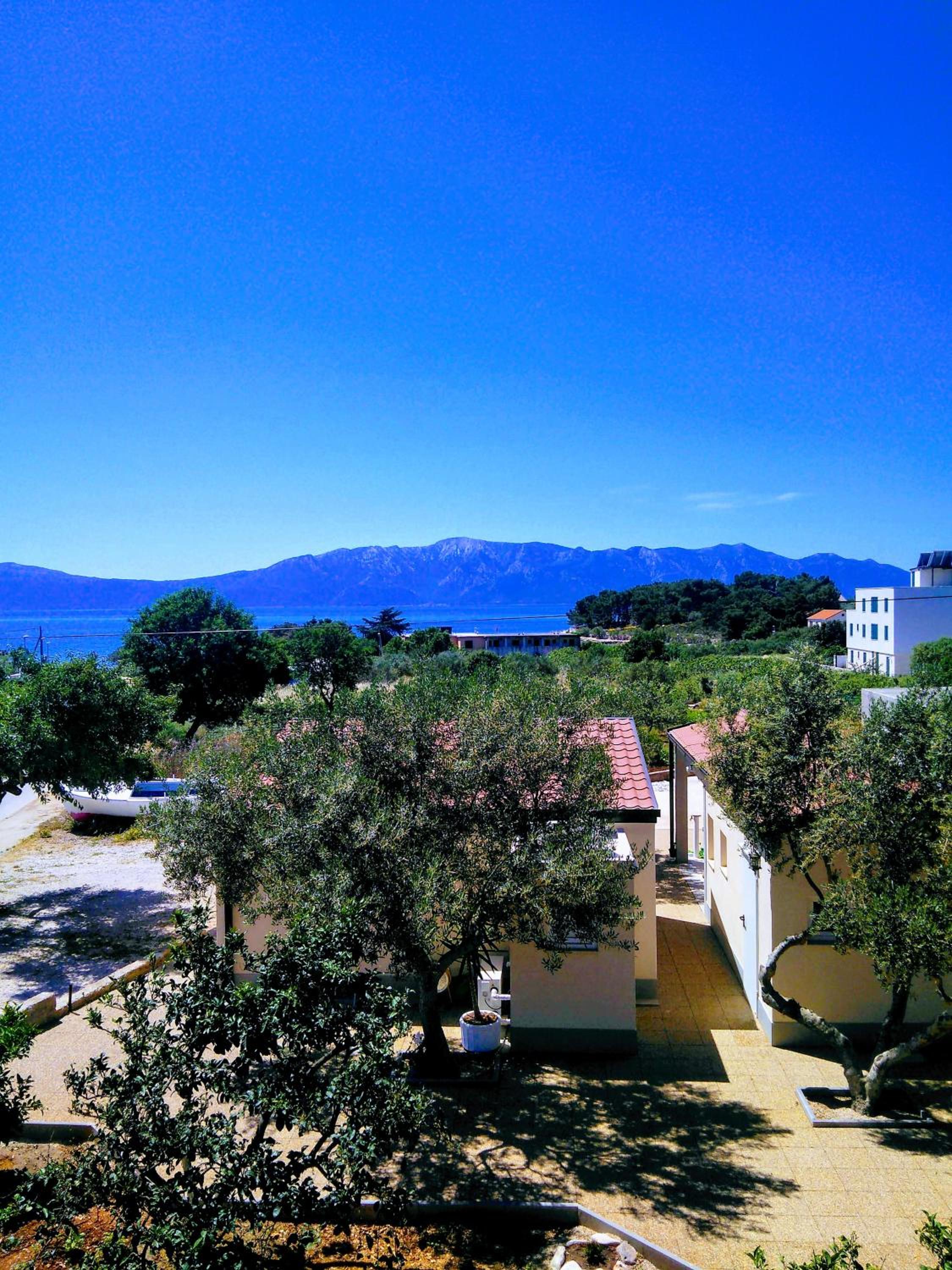 Studio Manora Sucuraj view 5