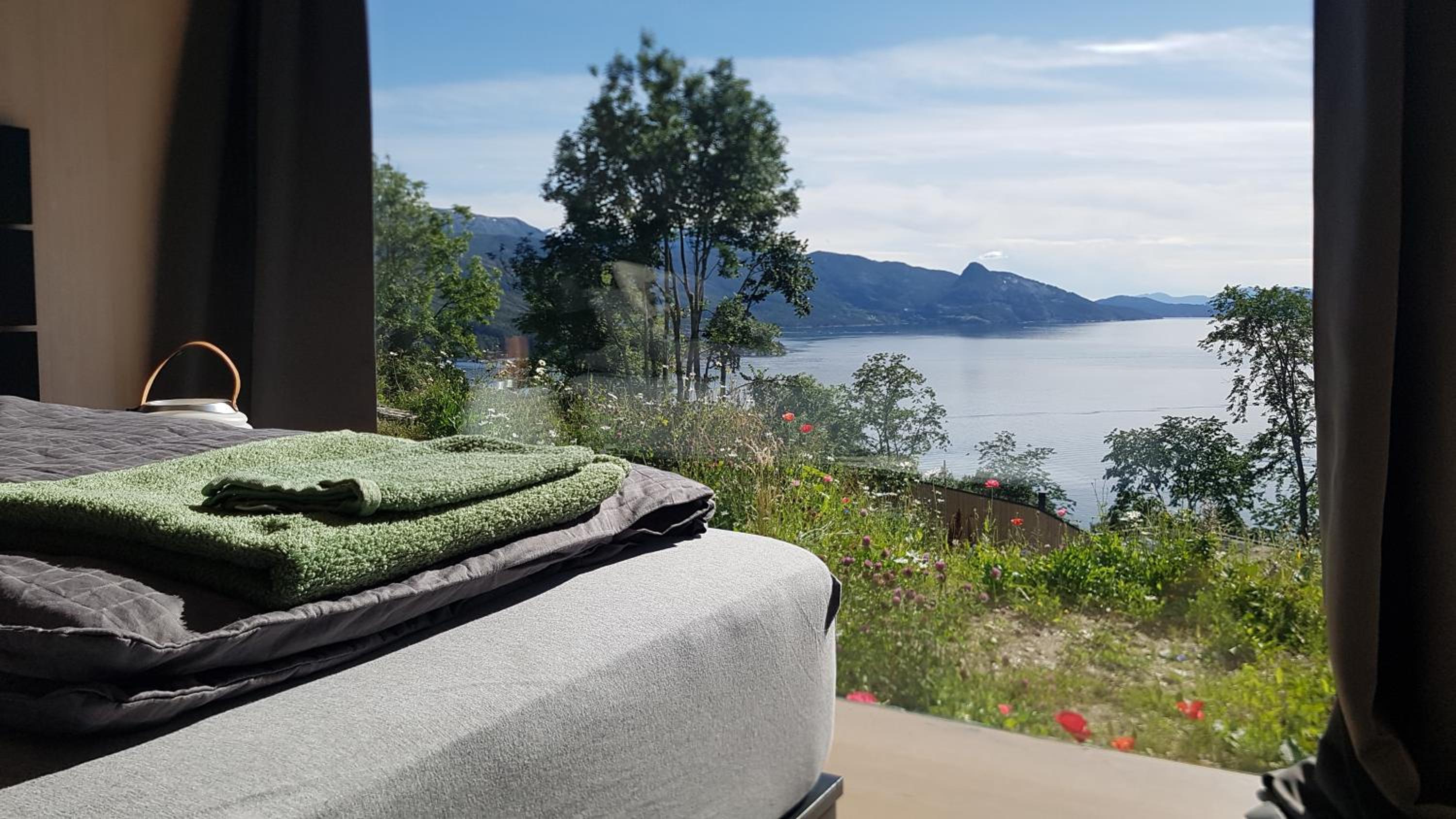 Hardangerfjord Panorama Cabin with Spectacular Fjord Views view 5