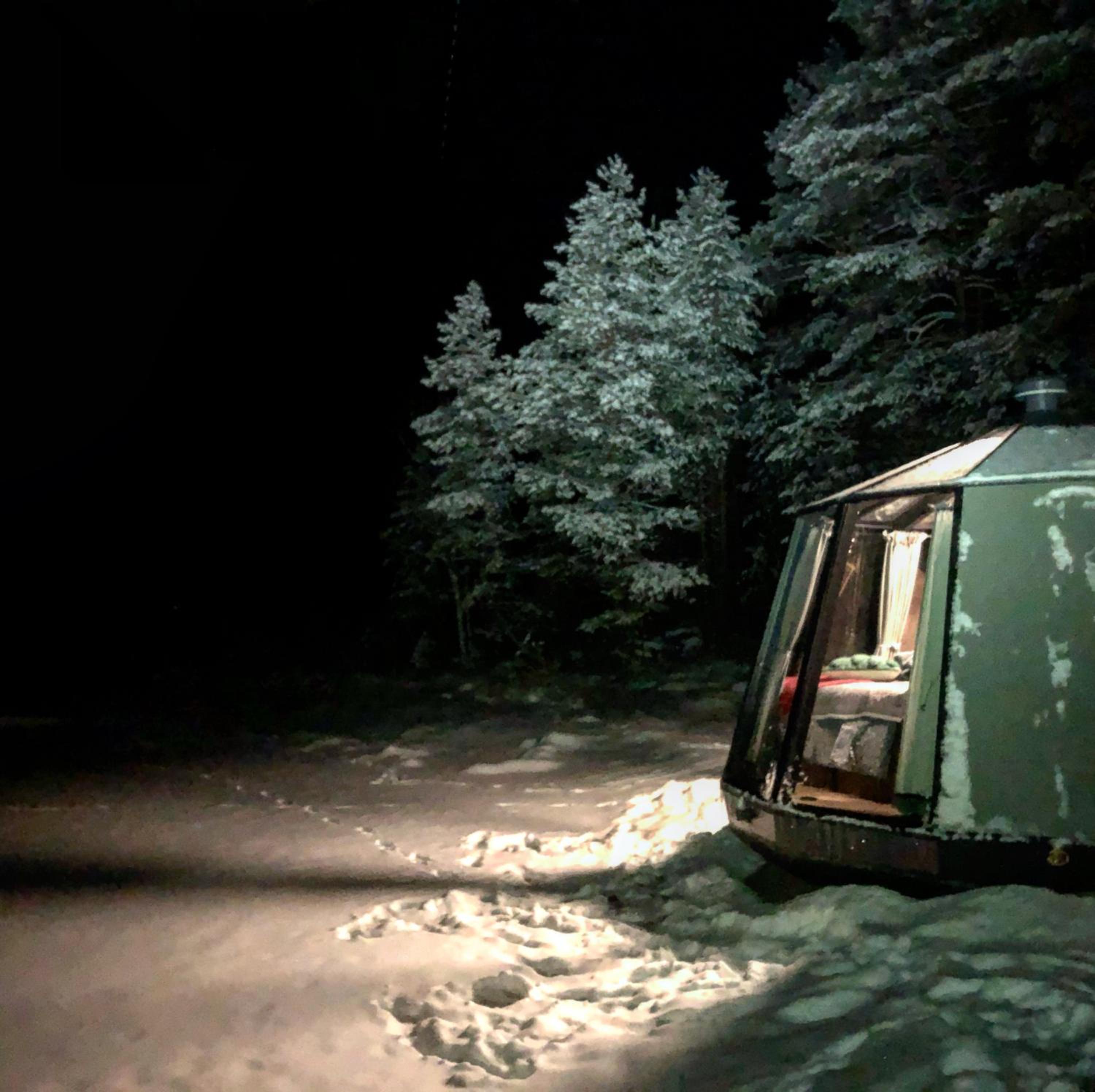 Arctic Lake Experience Oulujärvi Igloos view 4
