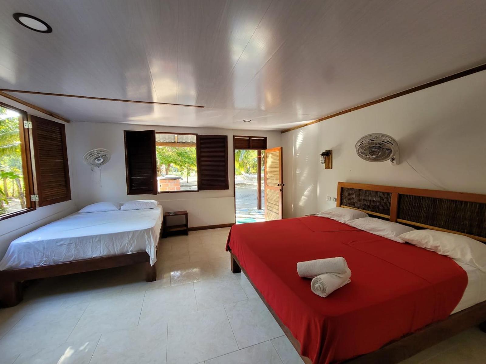 Isla Grande Eco-Hostal