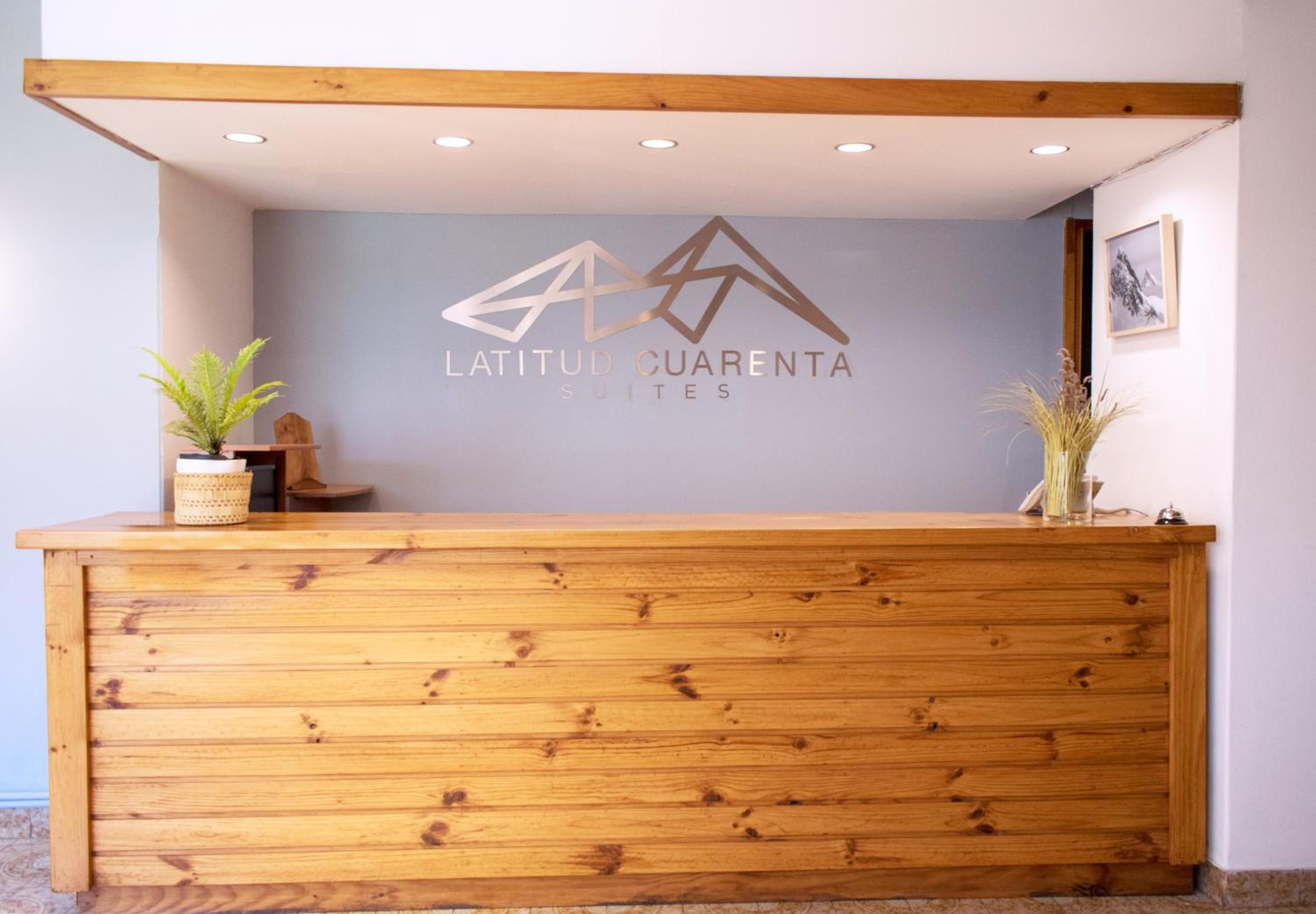 Latitud Cuarenta Suites