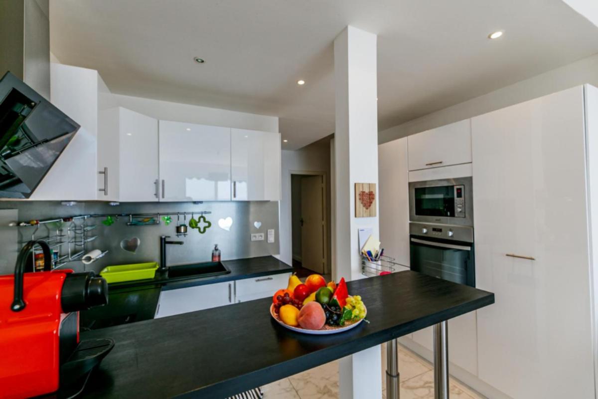 TAMARIS AP4206 By Riviera Holiday Homes view 5