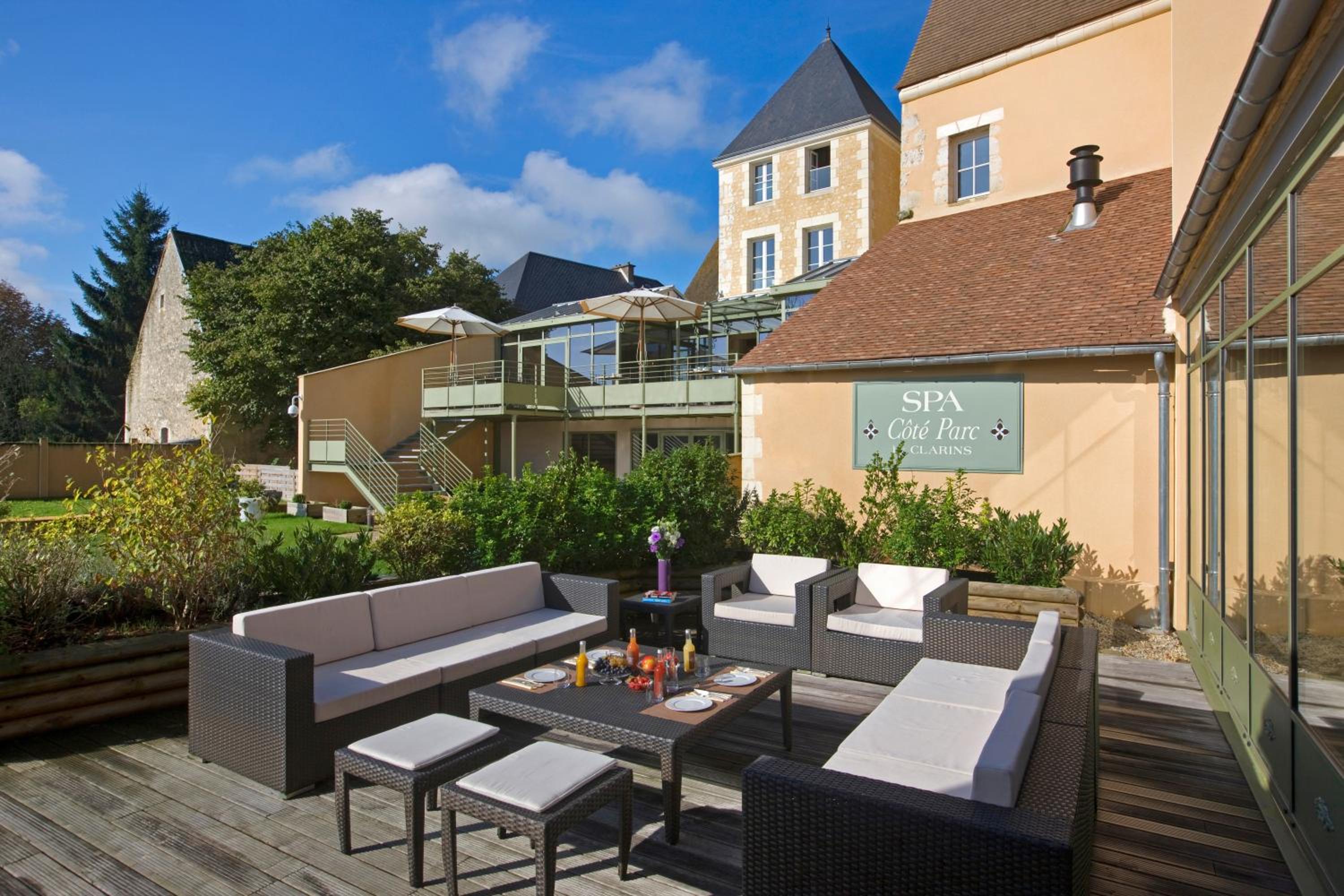 outdoor BBQ area