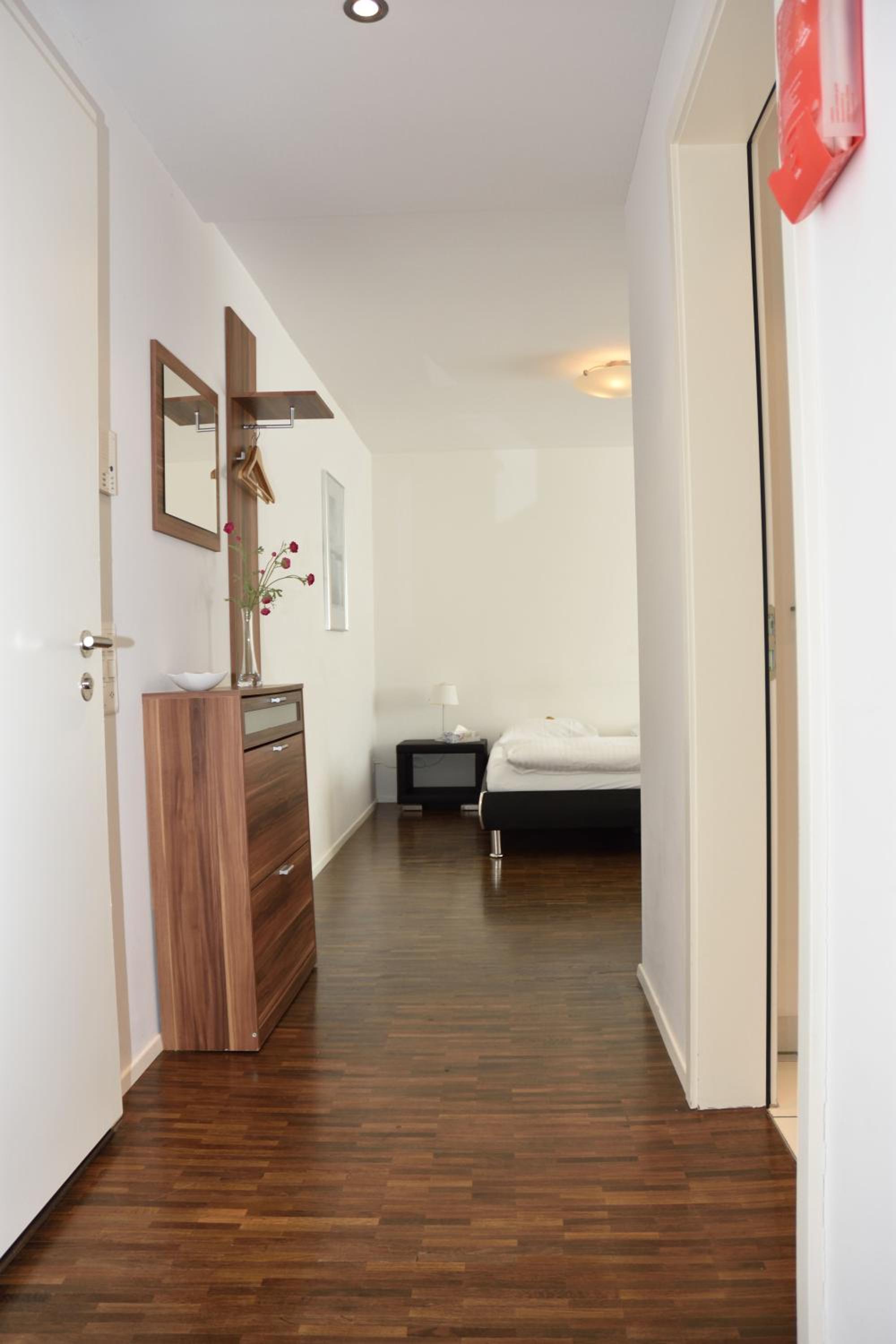Fantastic Studio near Lake - Flower 02