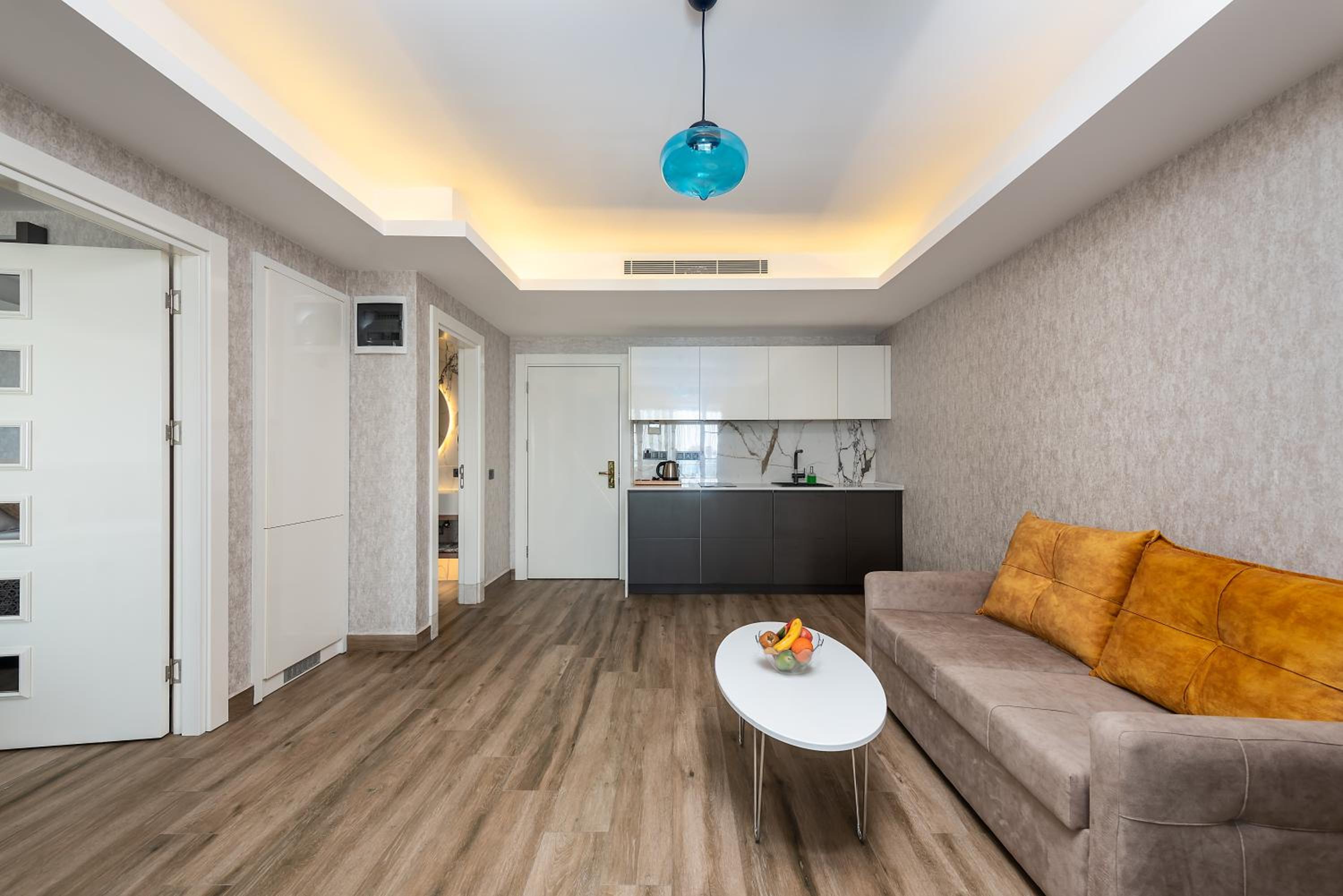 Elite Luxury Suite & Spa - Image 47