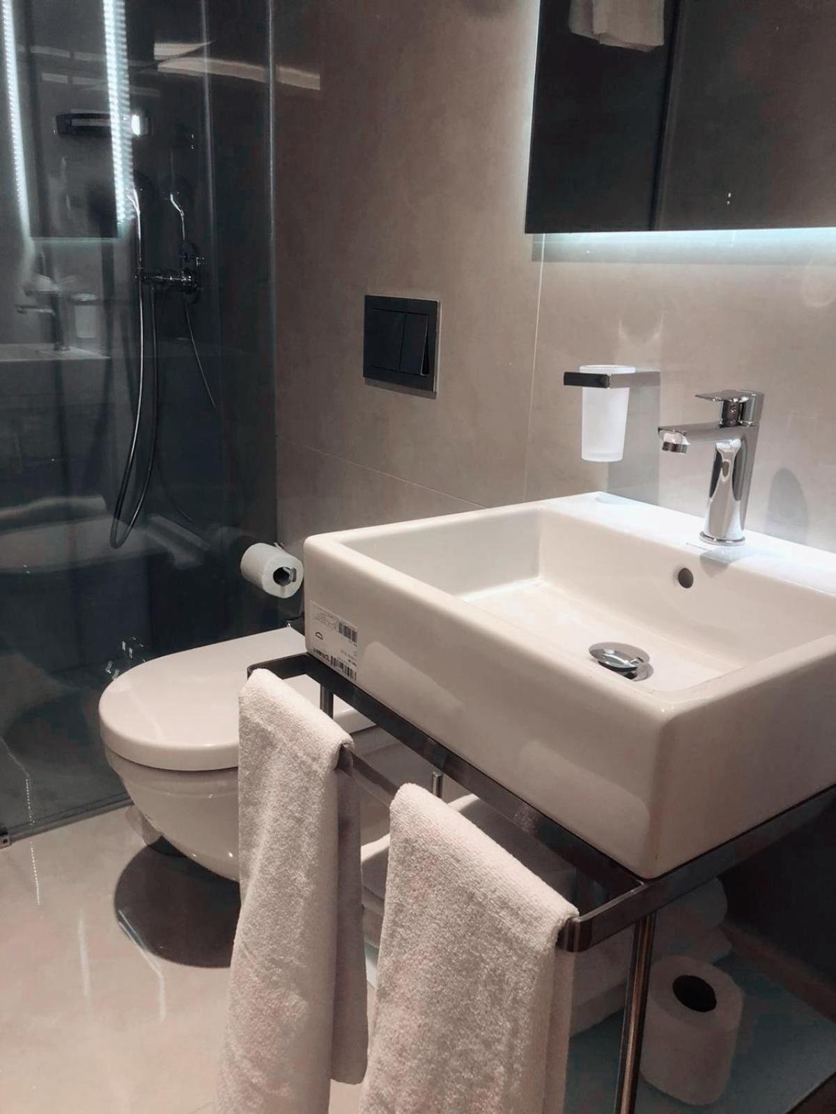 Lady Diana Hotel - Image 47
