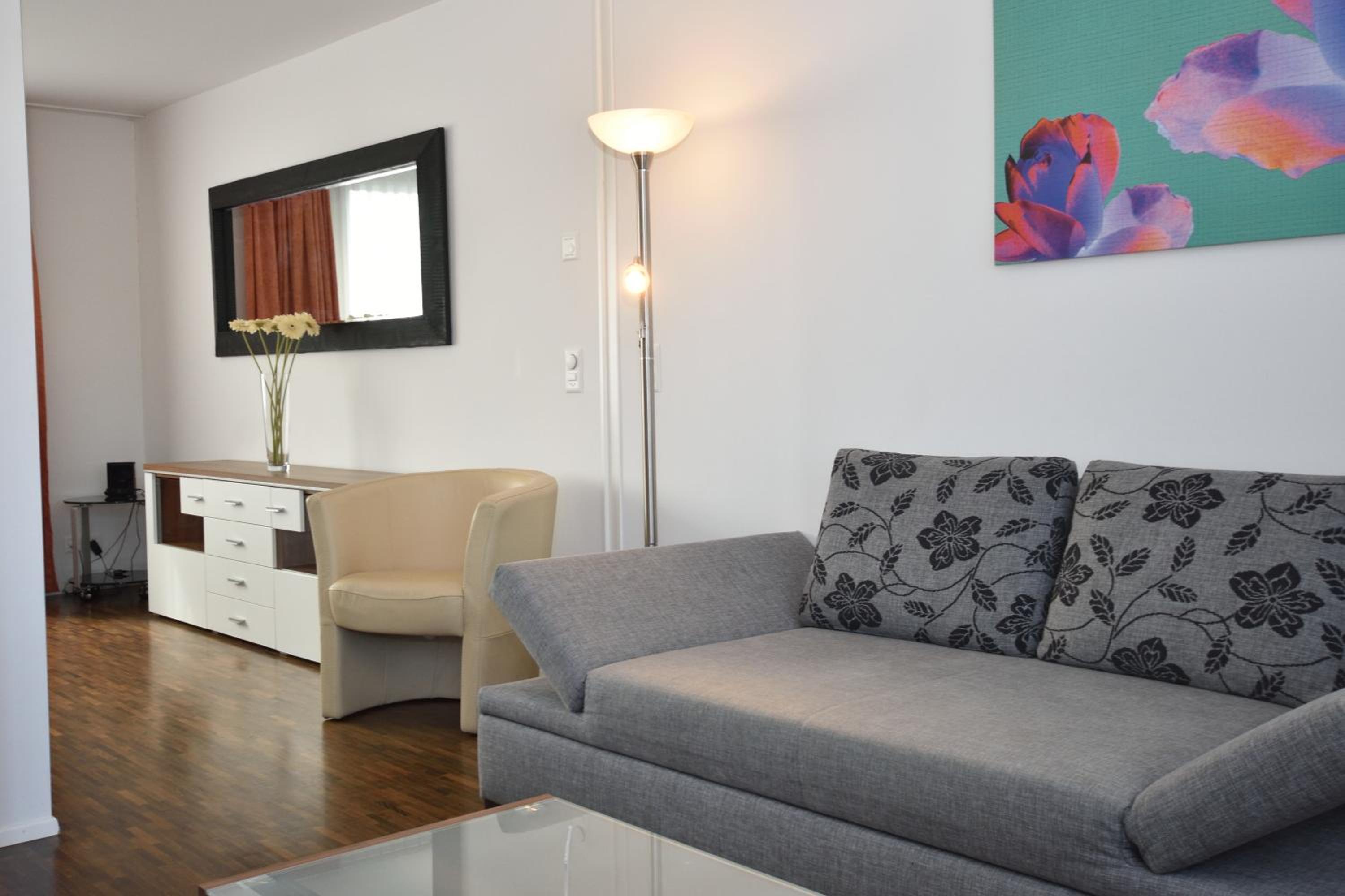 Stylish 1BR near lake and Opera - Flower 52