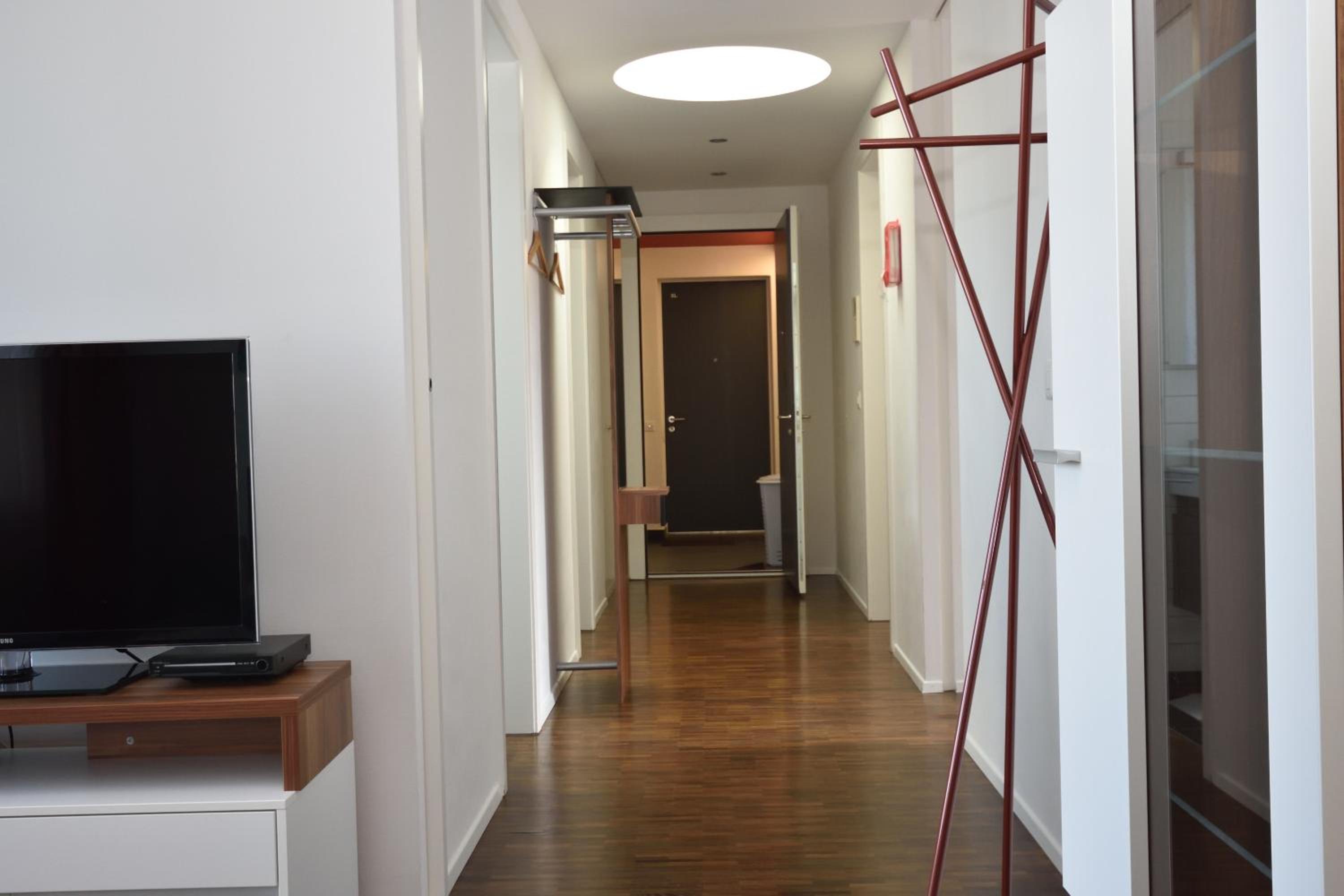 Stylish 1BR near lake and Opera - Flower 52