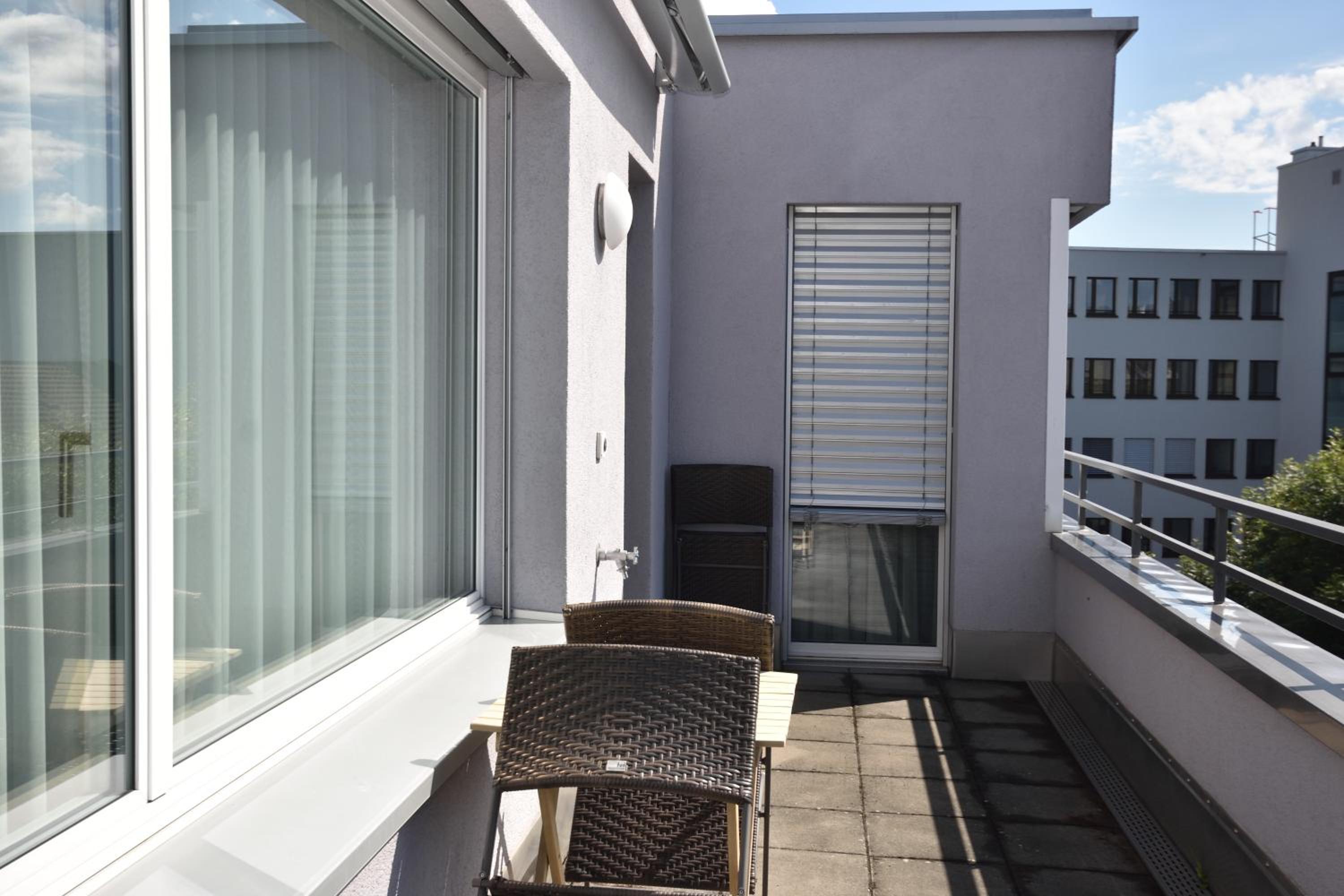Stylish 1BR near lake and Opera - Flower 52