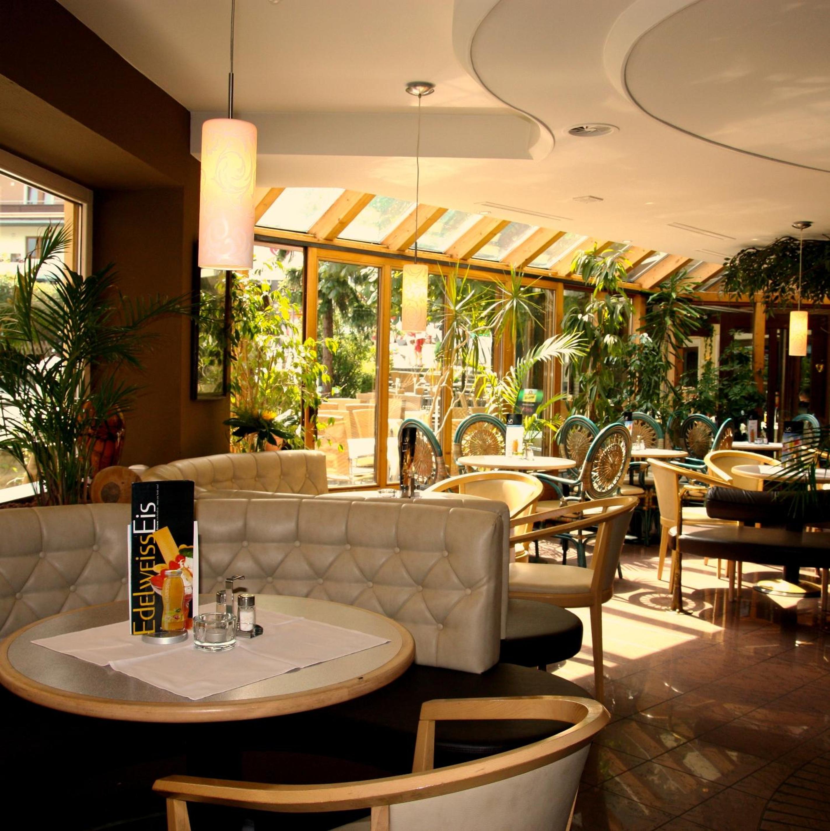 edelweiss lounge restaurant hotel pizza cafe billard gasthof