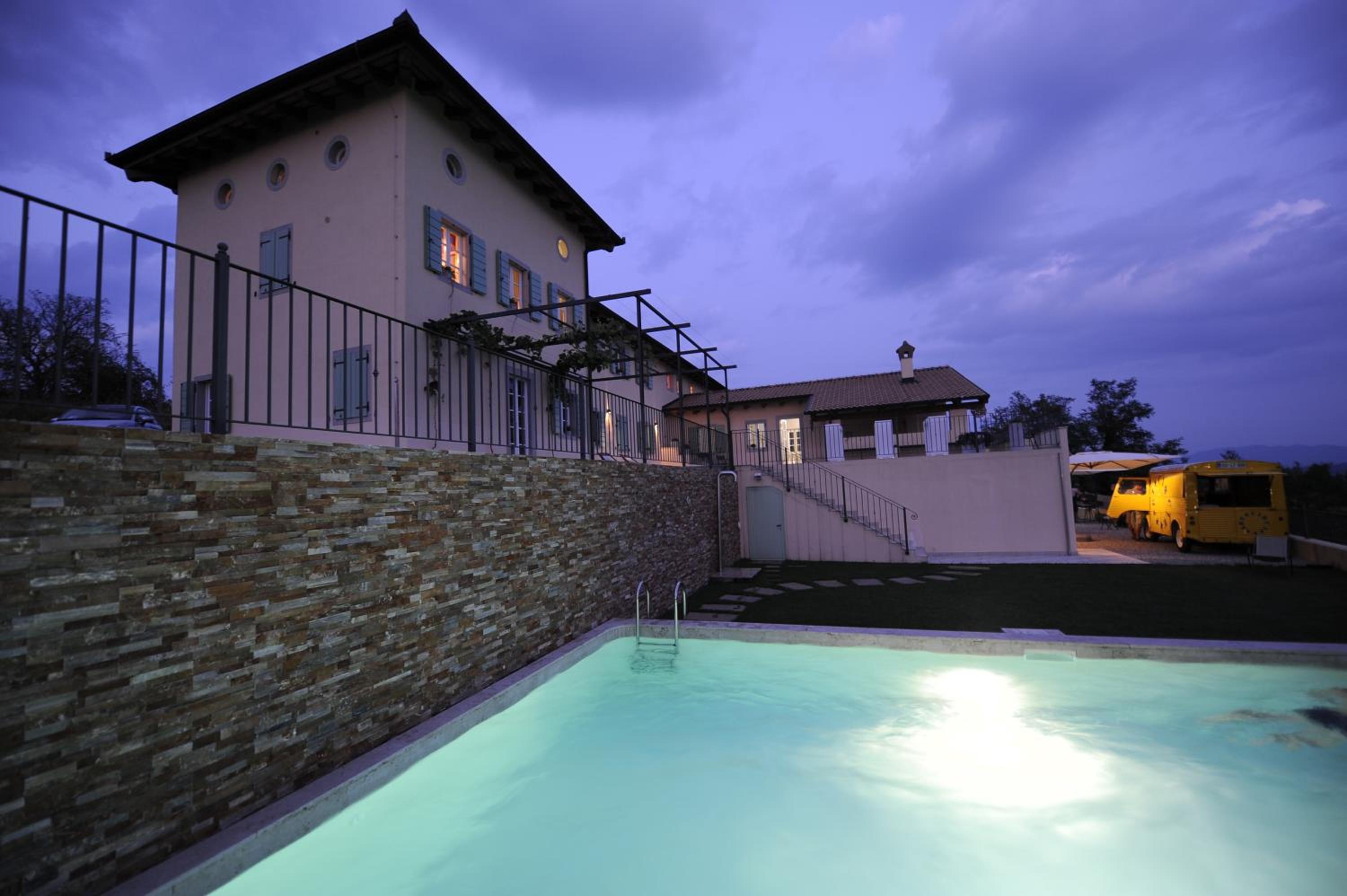 Photo 8