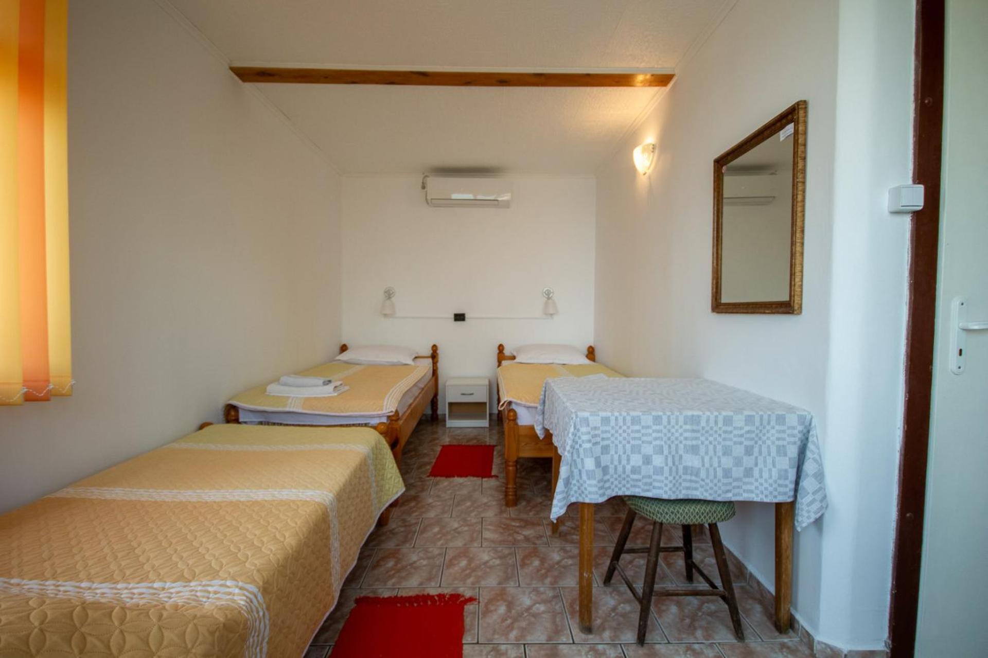 Ваканционни къщи'На брега' Holiday houses ON THE COAST