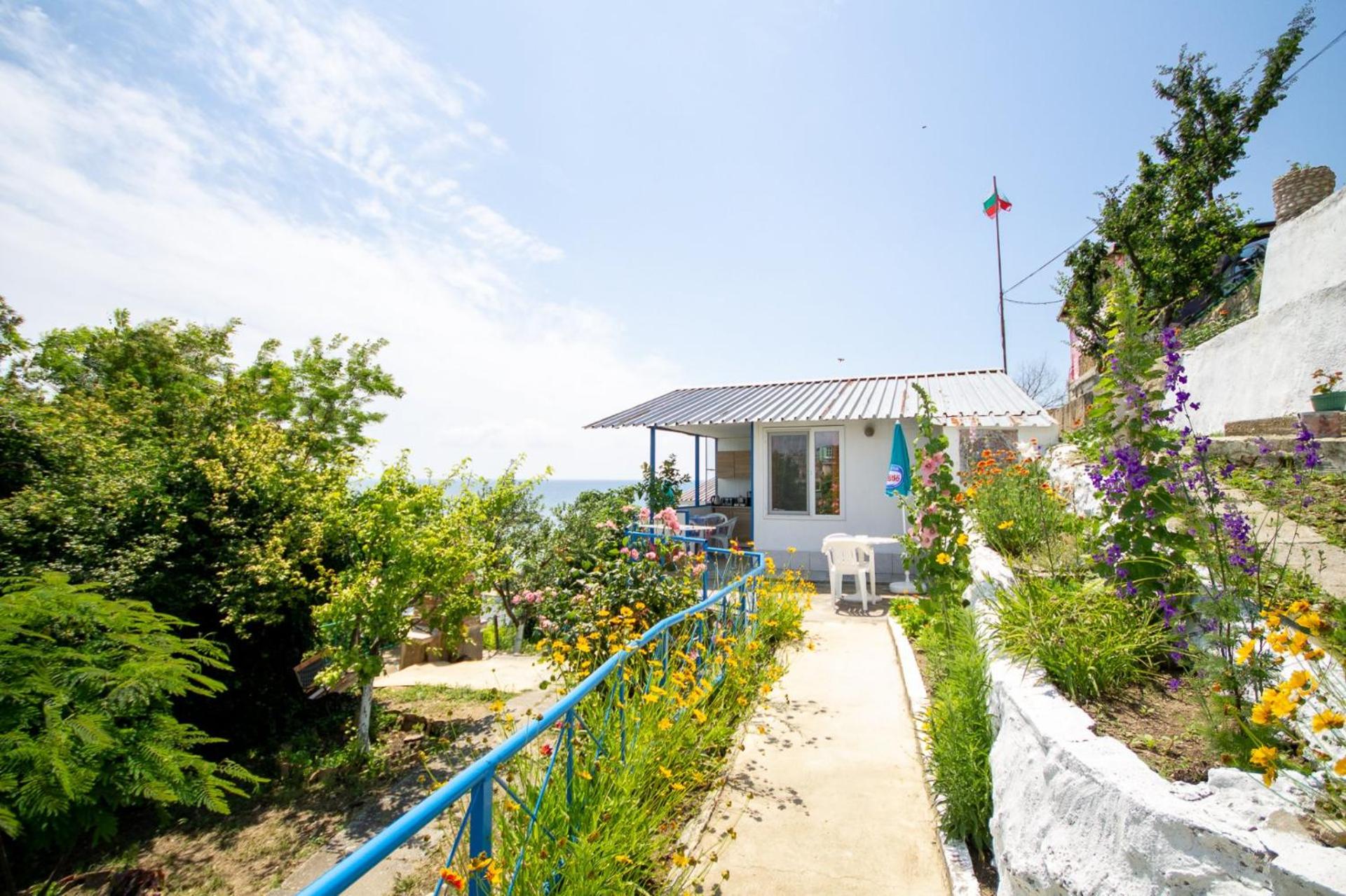 Ваканционни къщи'На брега' Holiday houses ON THE COAST