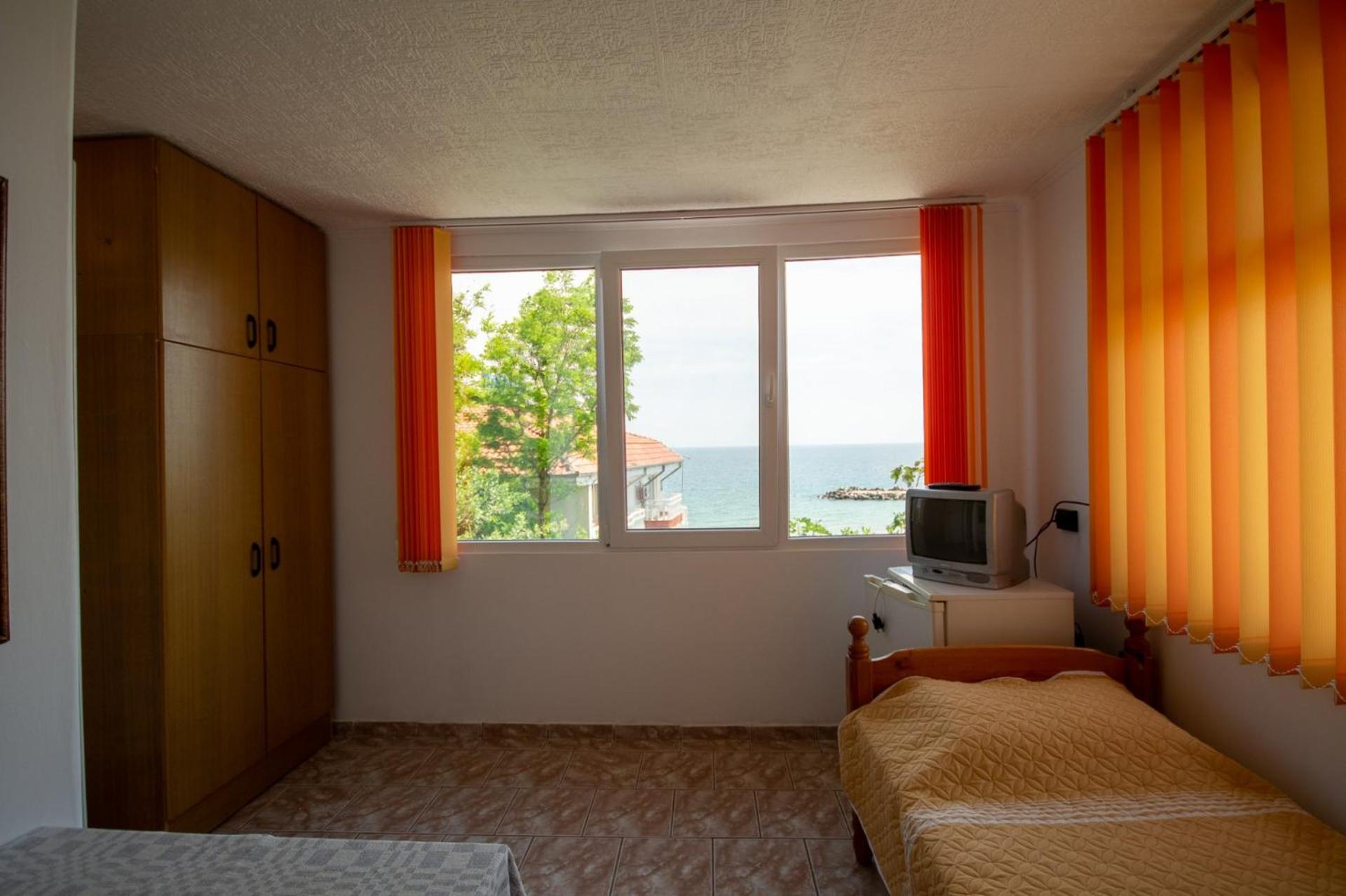 Ваканционни къщи'На брега' Holiday houses ON THE COAST