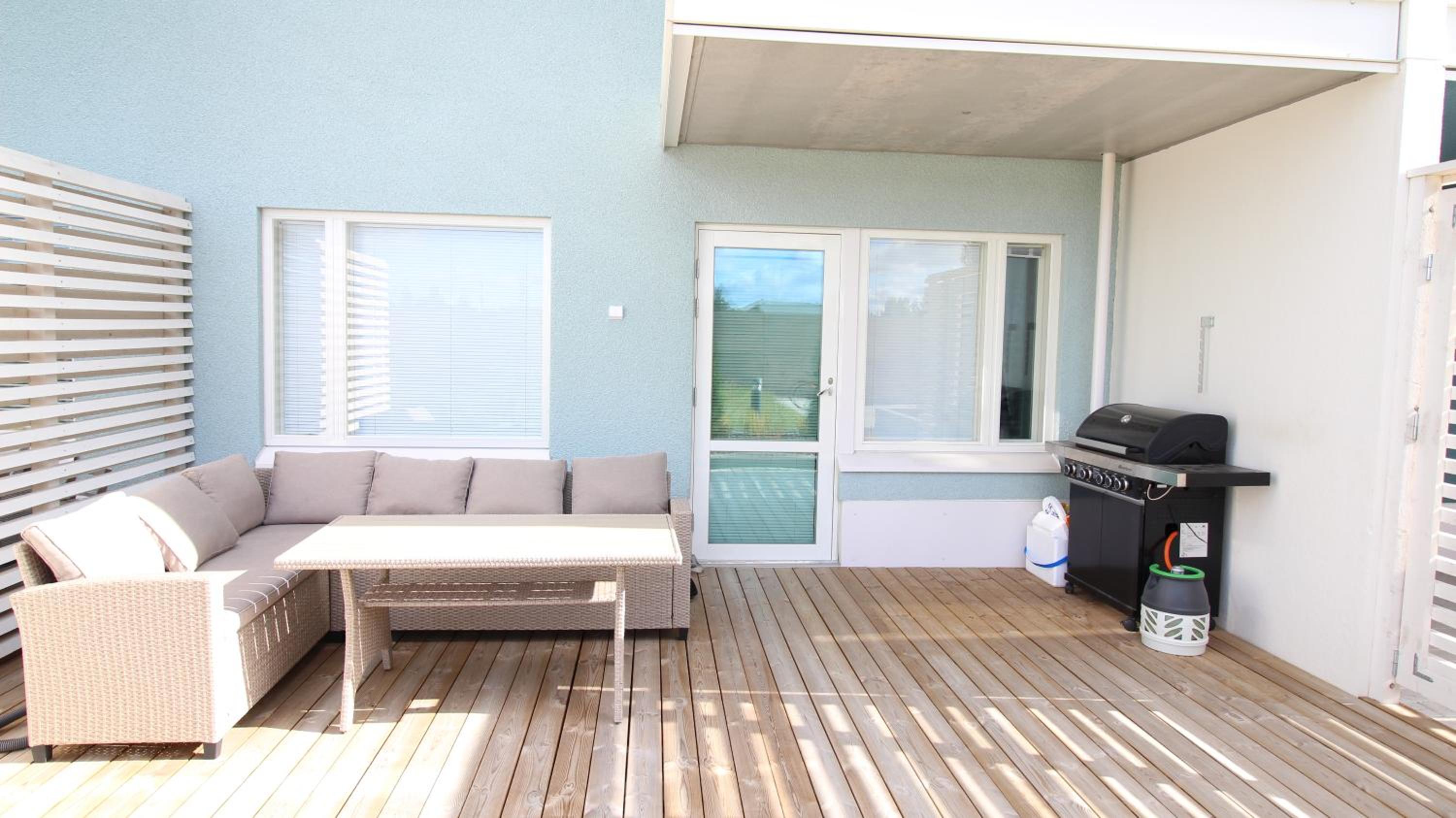New one bedroom apartment with TERRACE and Parking