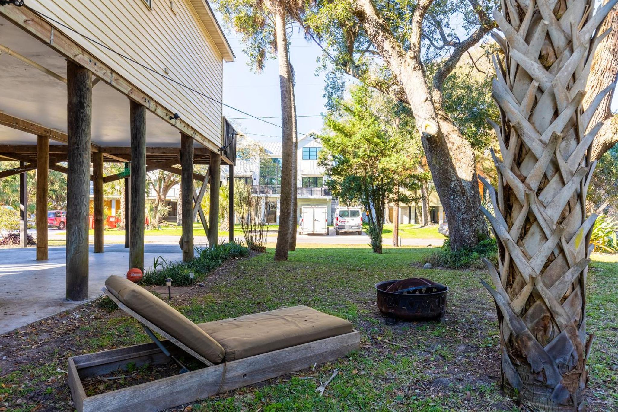2nd Block E Huron - Keep Palm - Adorable House Minutes from the Beach view 2