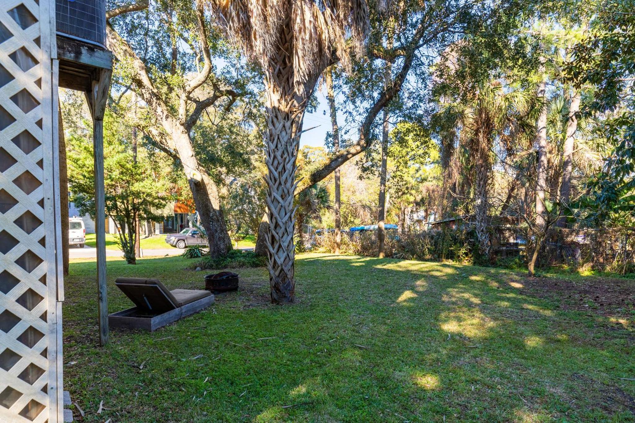 2nd Block E Huron - Keep Palm - Adorable House Minutes from the Beach view 4