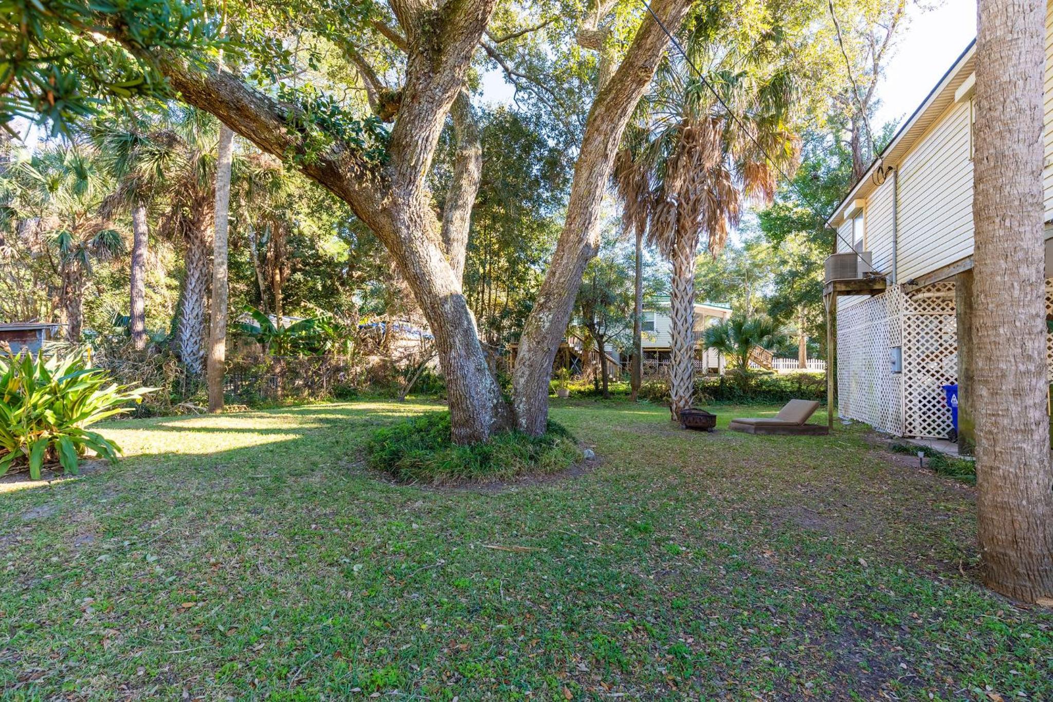 2nd Block E Huron - Keep Palm - Adorable House Minutes from the Beach view 5