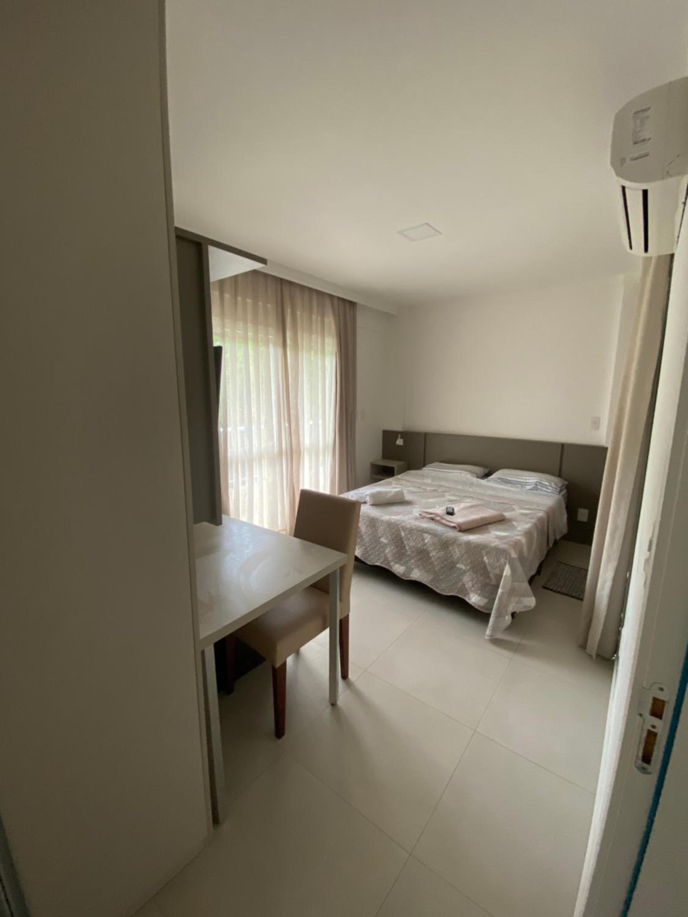 Ingleses Apart 80 metros Mar