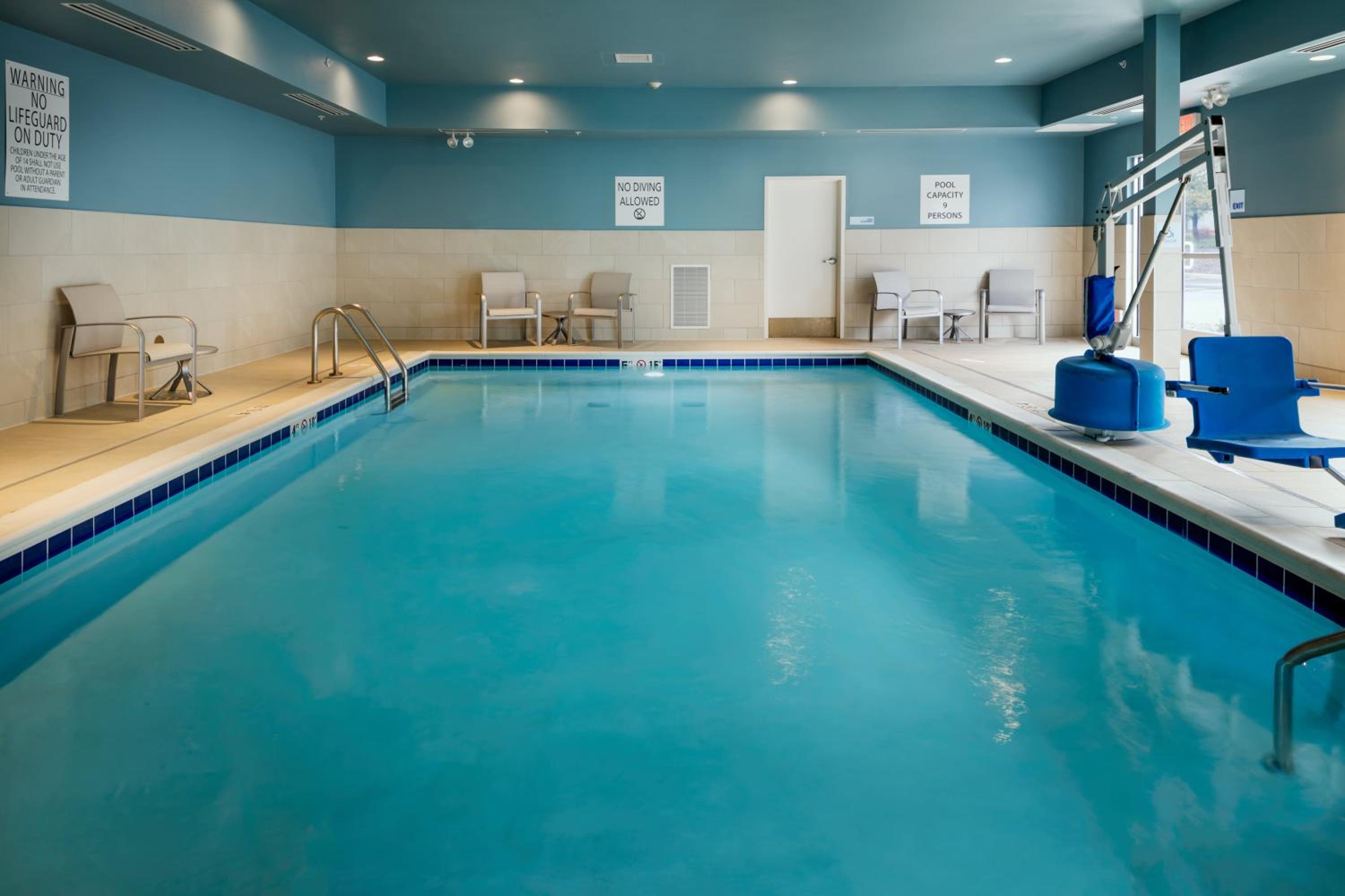 Medford Vacations - Holiday Inn Express  Suites - Medford, an IHG Hotel - Property Image 1