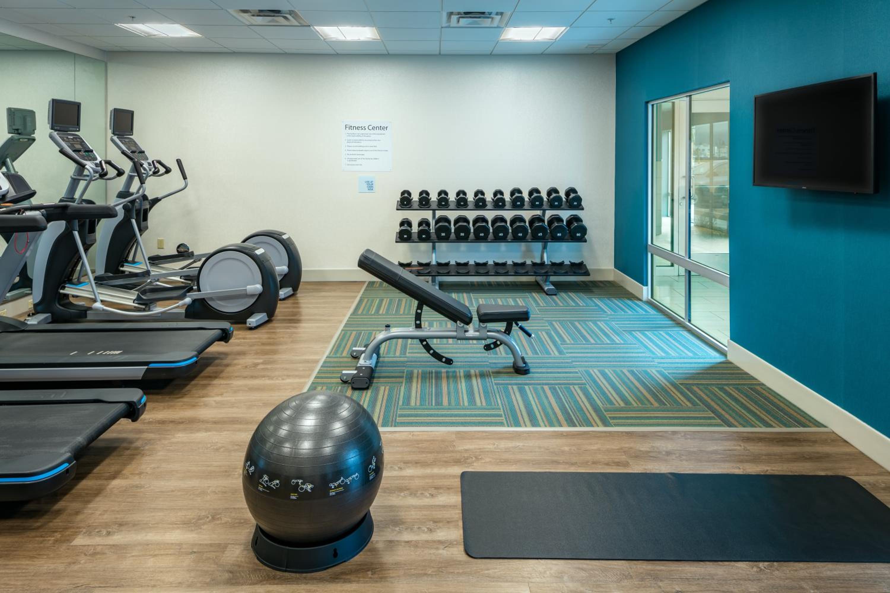 Medford Vacations - Holiday Inn Express Suites - Medford, an IHG Hotel - Property Image 16