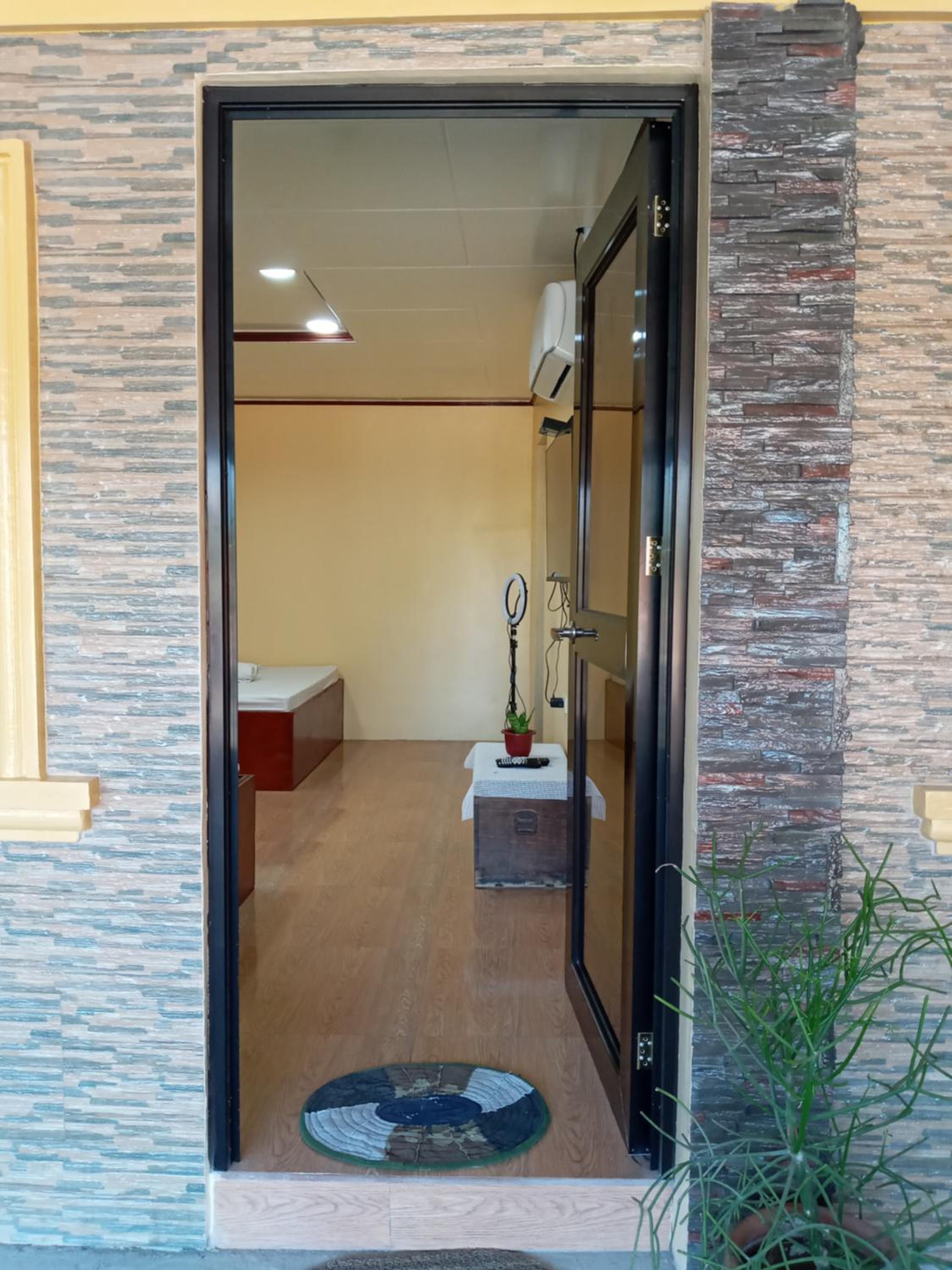 Vievan's transient house