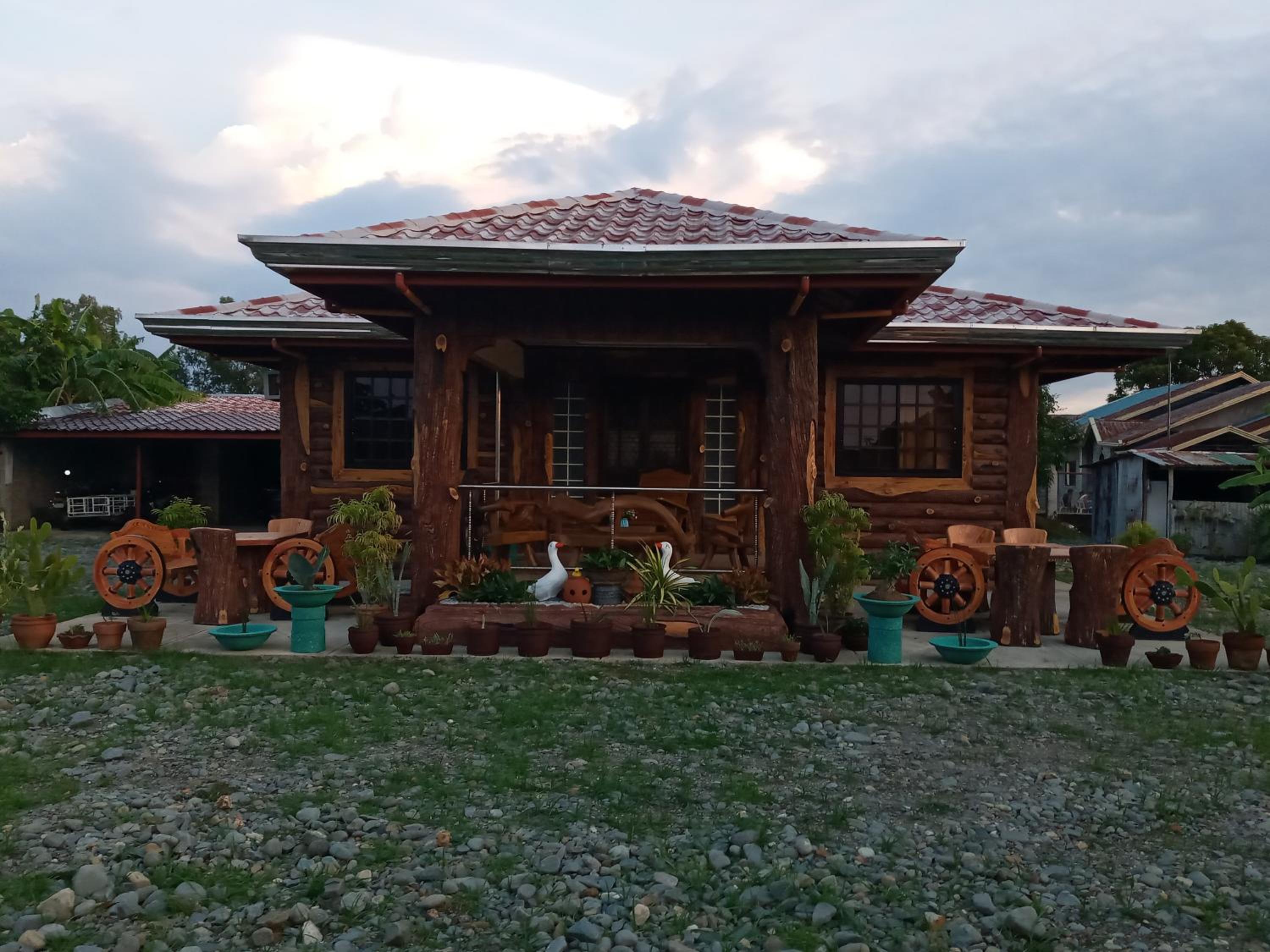 Vievan's transient house