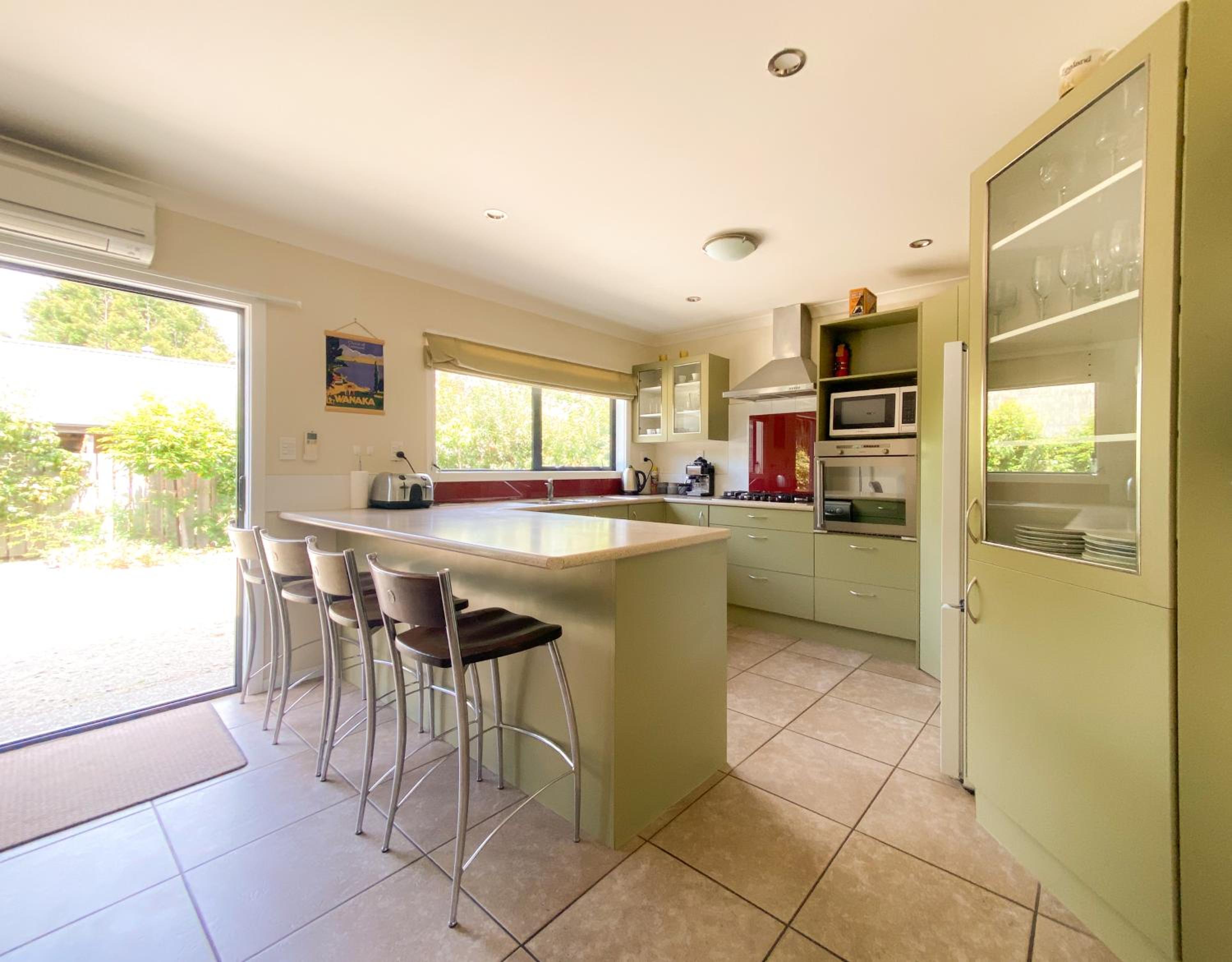 Stunning Panoramic Lake Hawea Views 5 Bedrooms