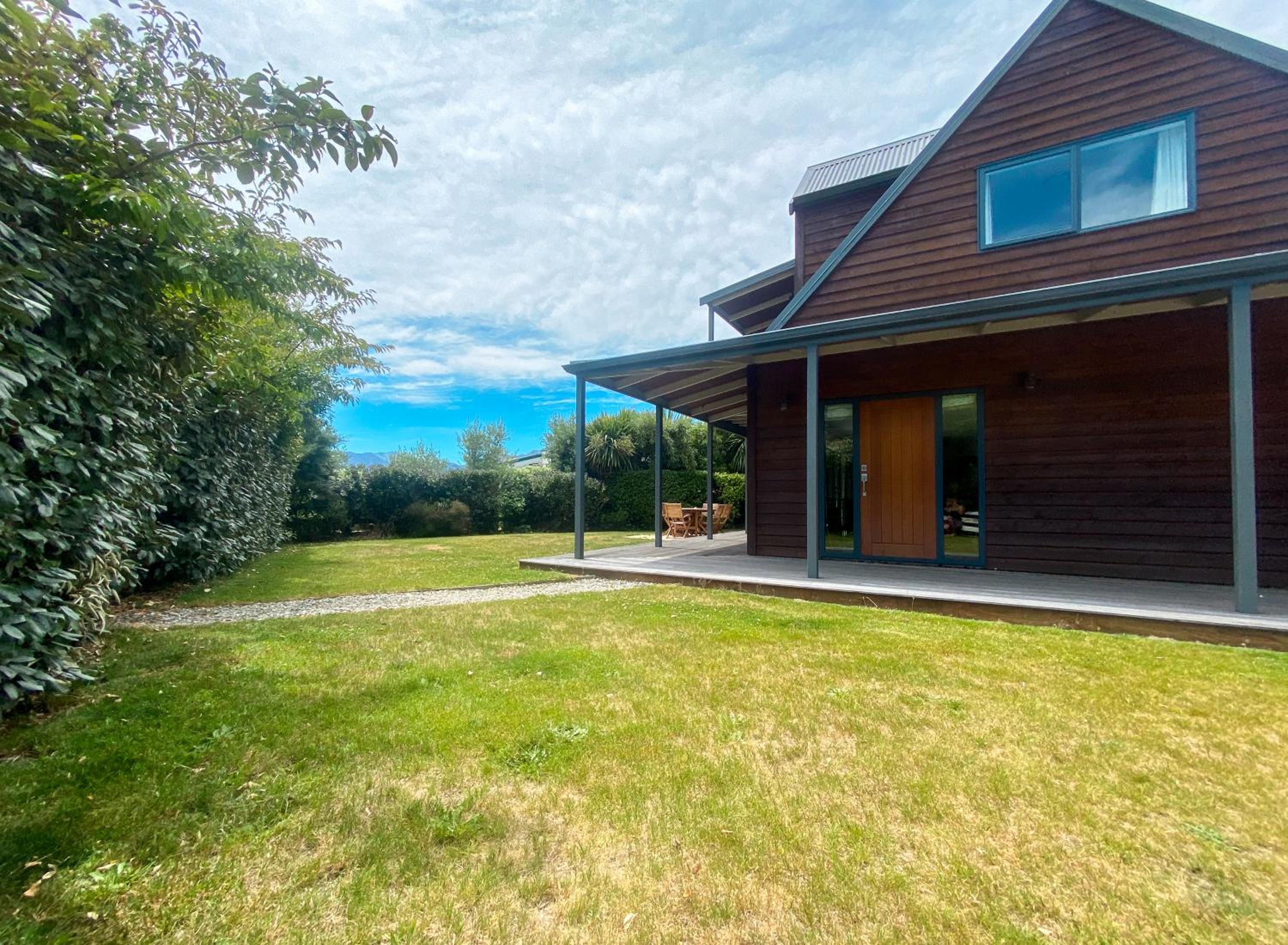 Stunning Panoramic Lake Hawea Views 5 Bedrooms