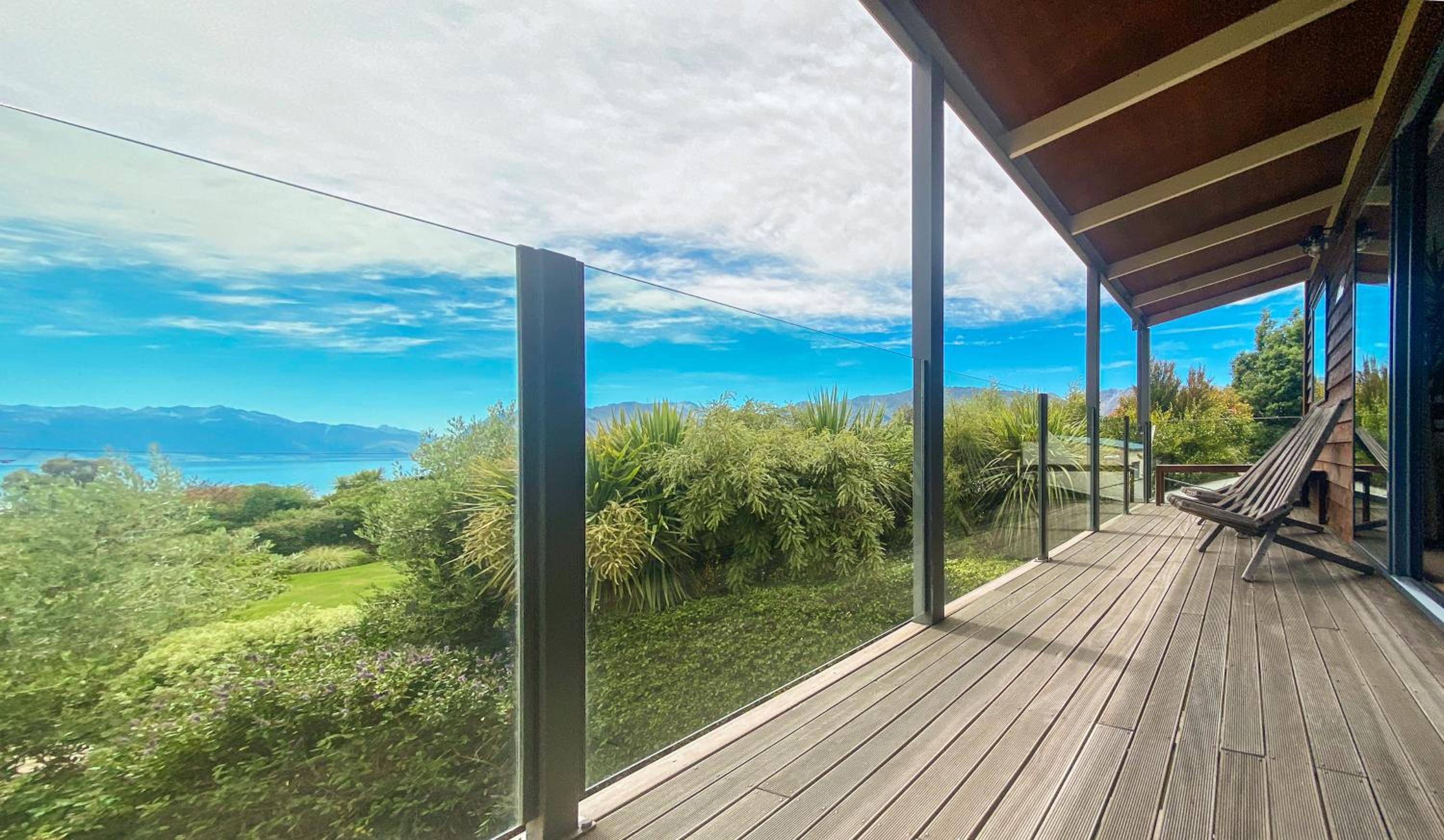Stunning Panoramic Lake Hawea Views 5 Bedrooms