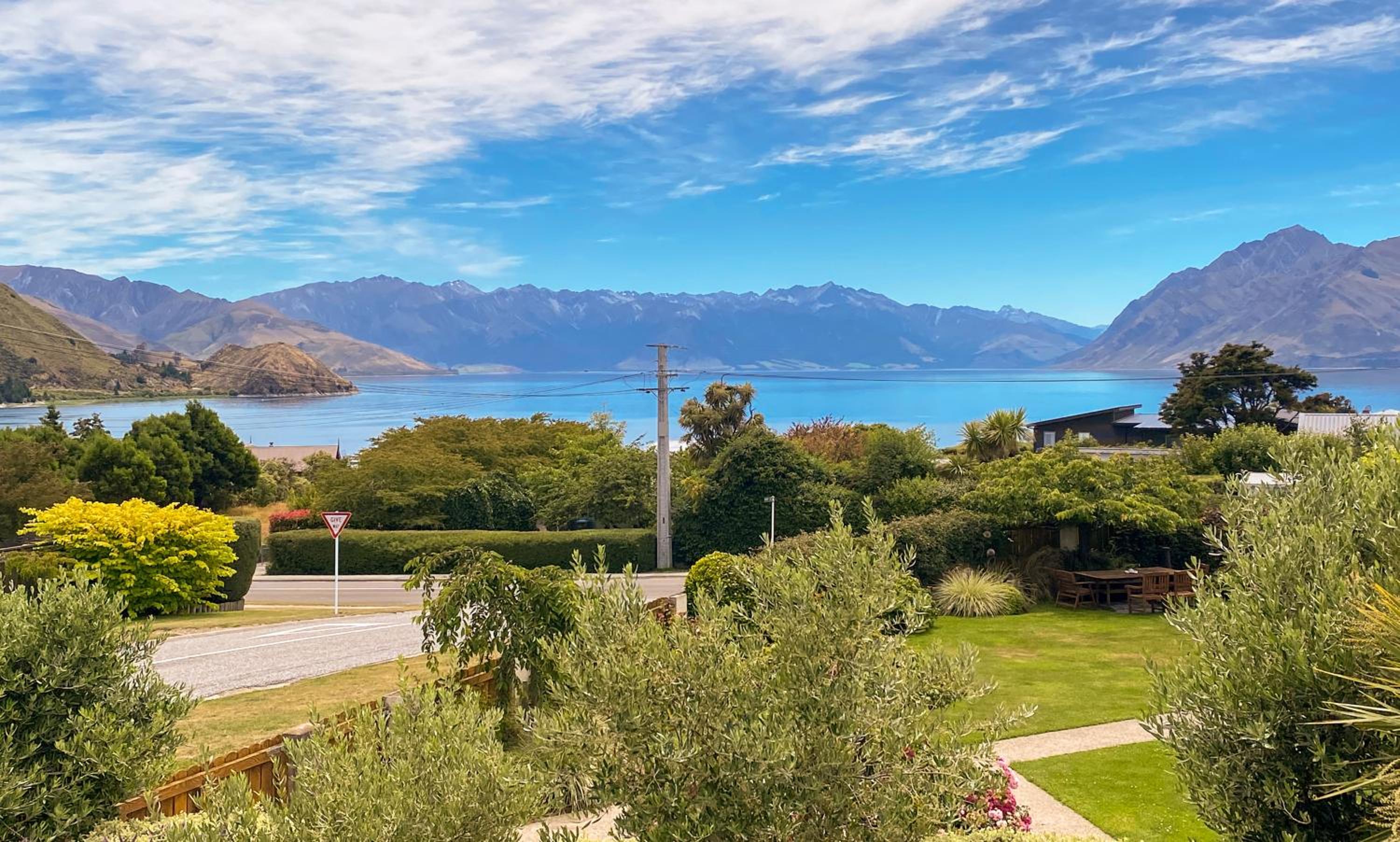 Stunning Panoramic Lake Hawea Views 5 Bedrooms