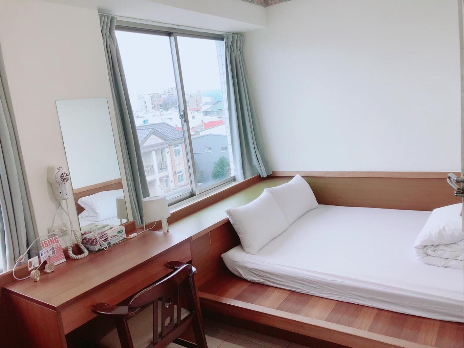 ISING HOTEL