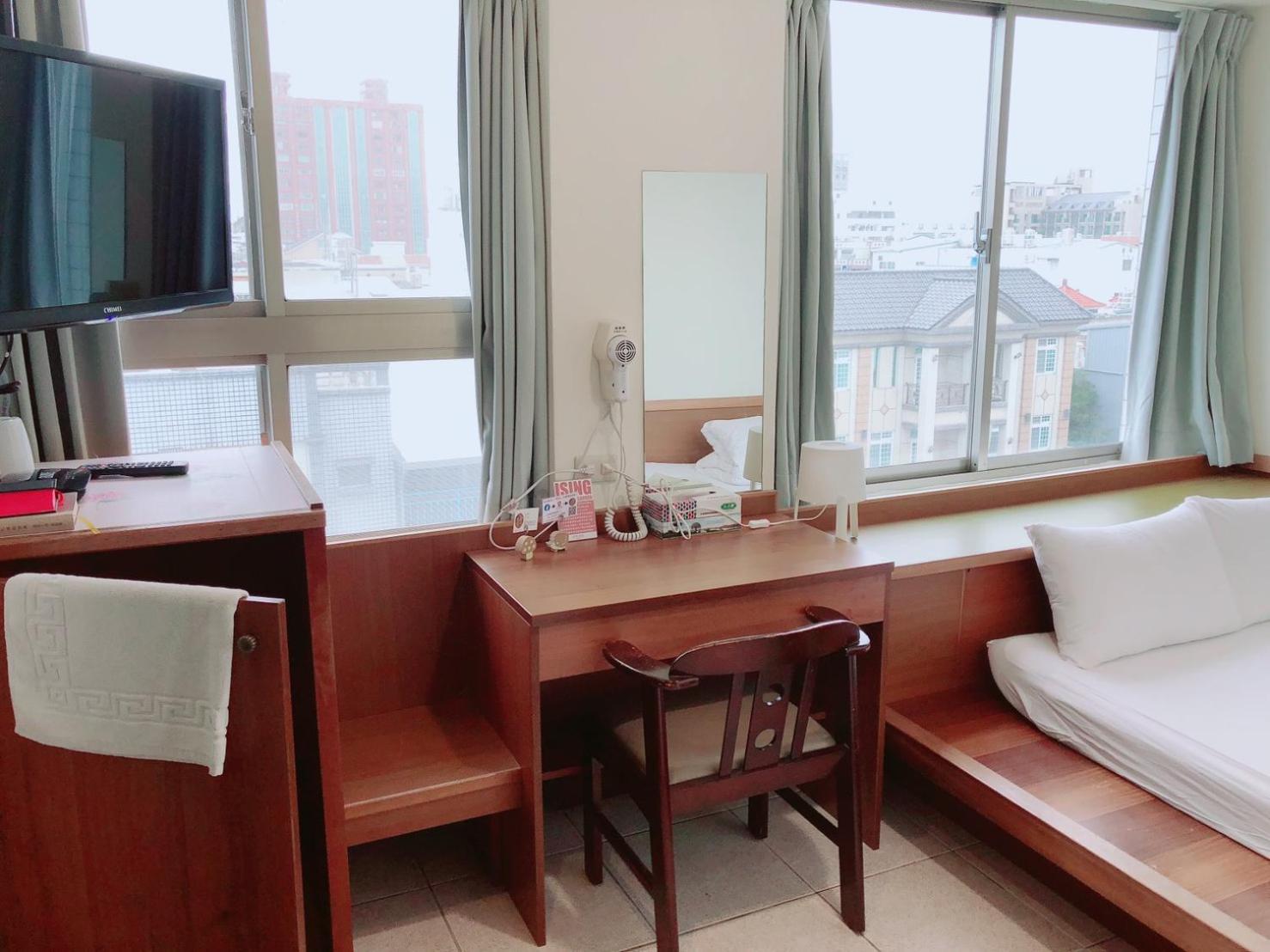 ISING HOTEL