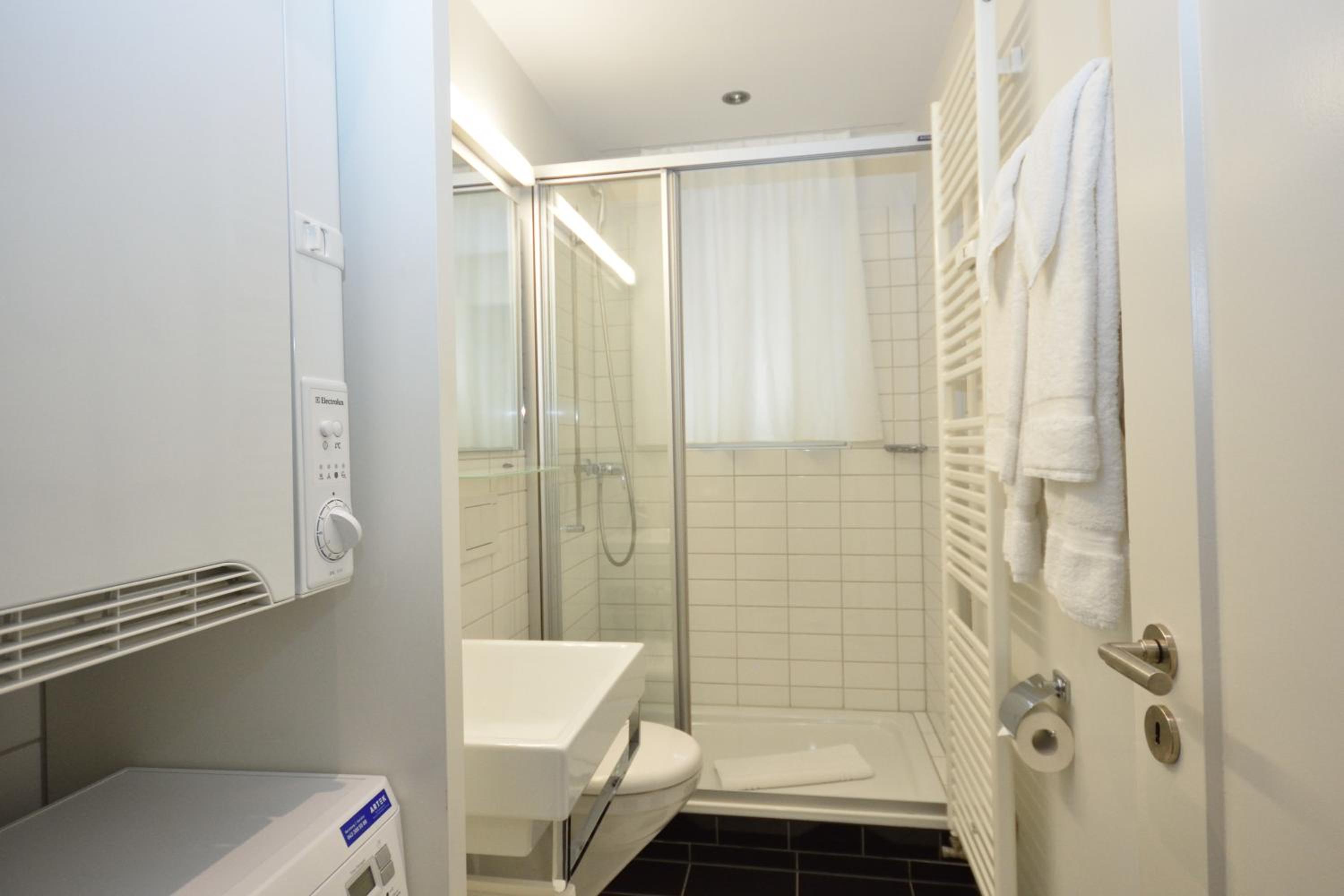 Stylish Studio near lake and Opera - Flower 22