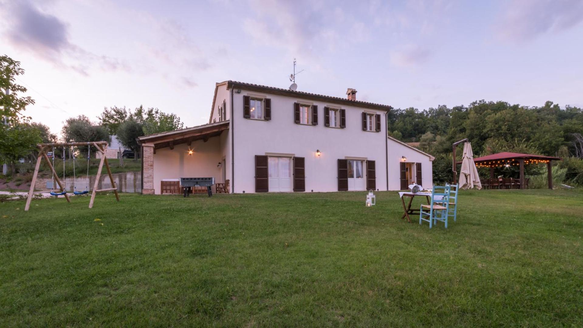 CASALE DEL PODESTA' 10&1, Emma Villas